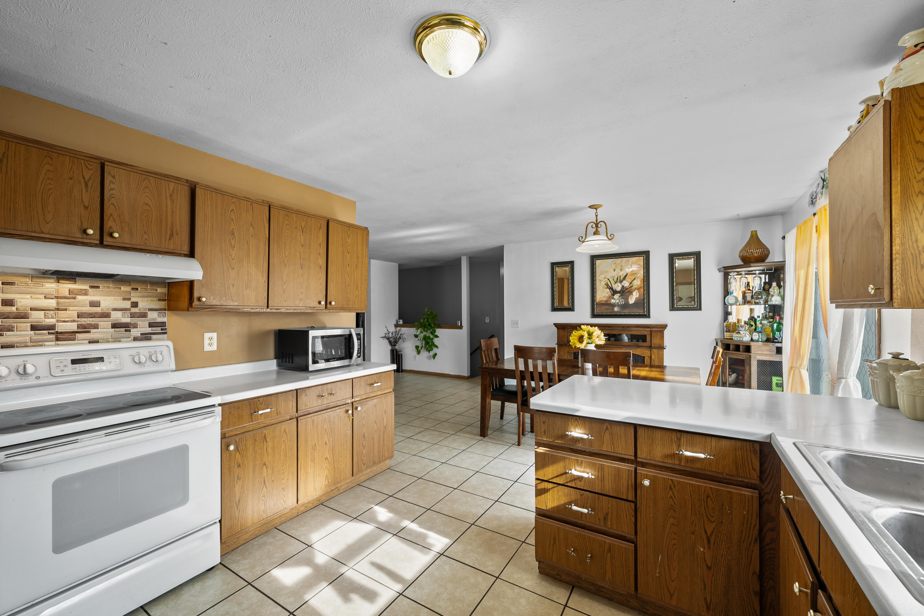 138 Carlson Dr Dr