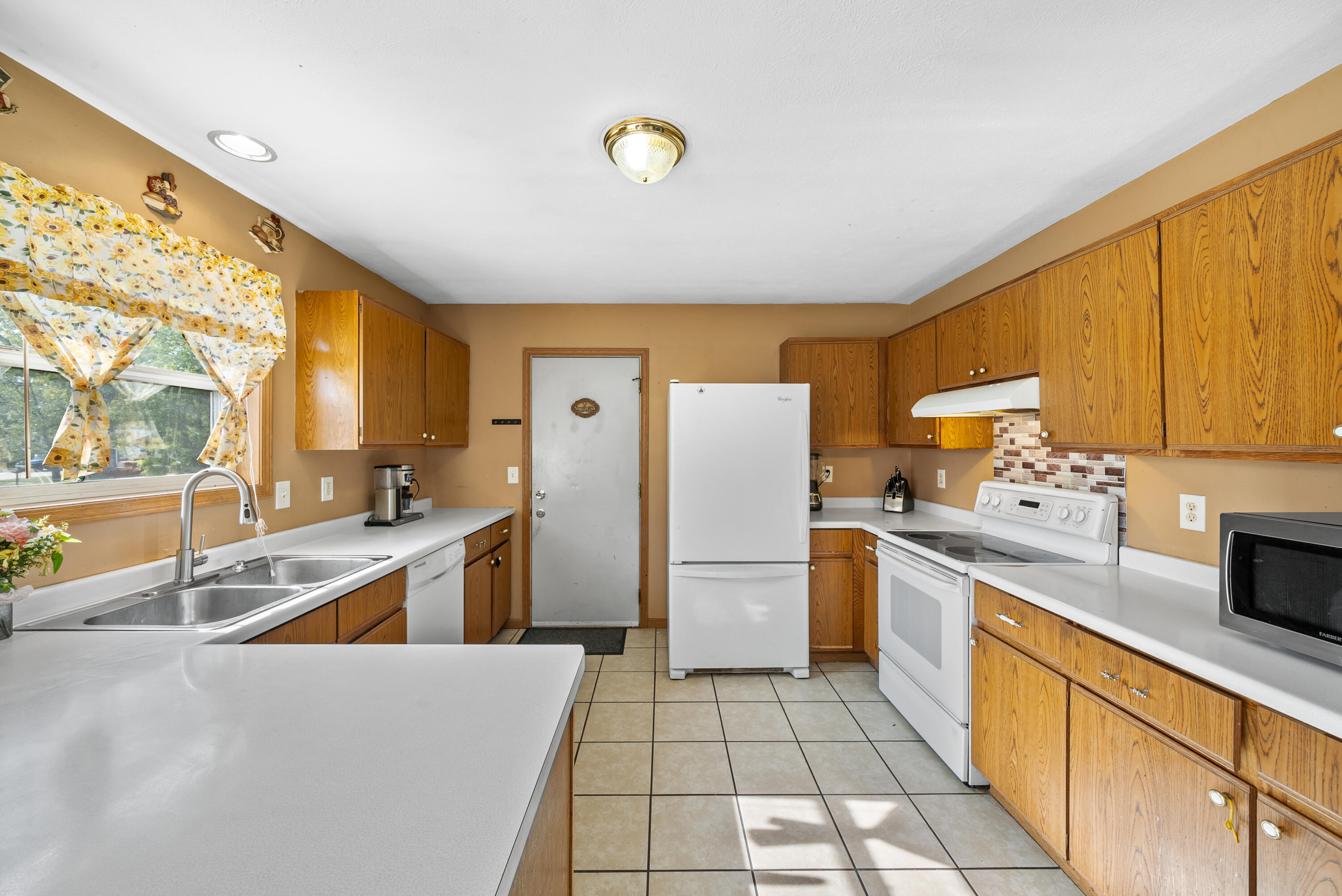 138 Carlson Dr Dr