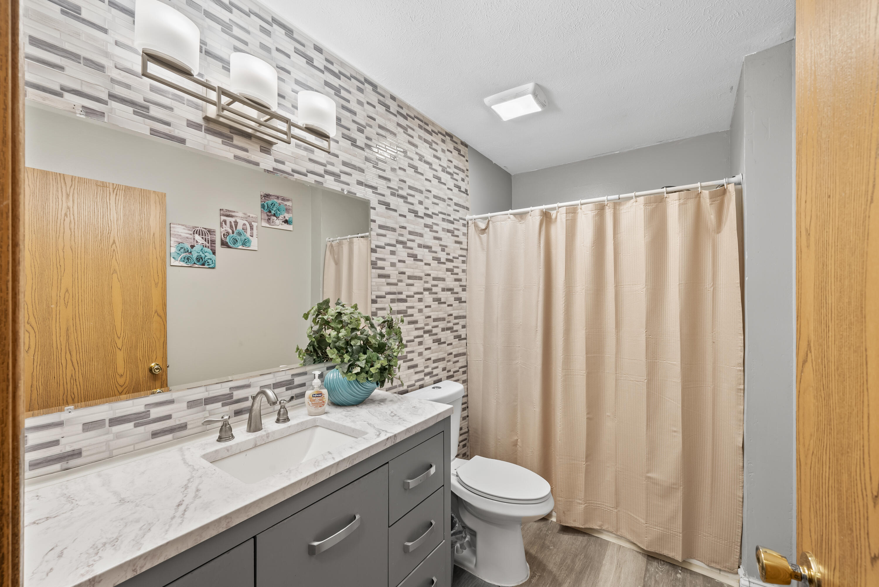 138 Carlson Dr Dr