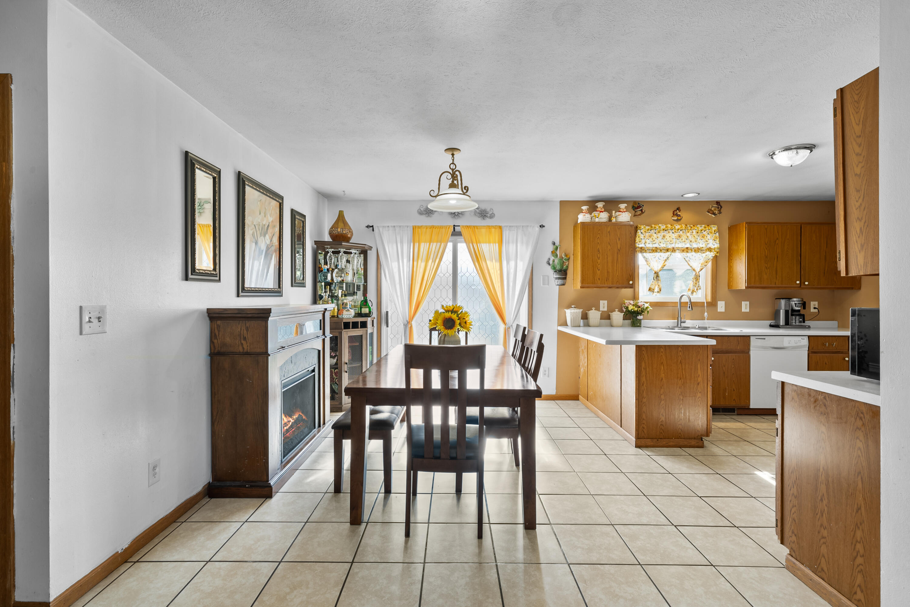 138 Carlson Dr Dr