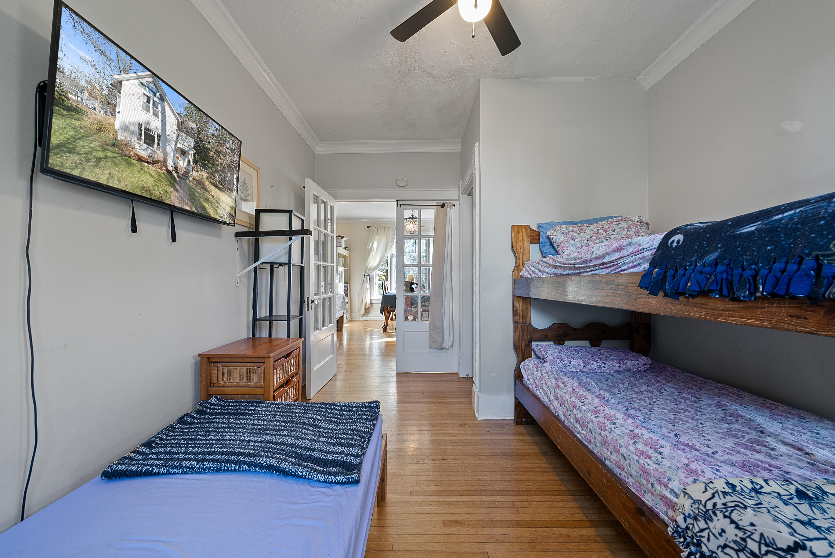 106 W Geneva St