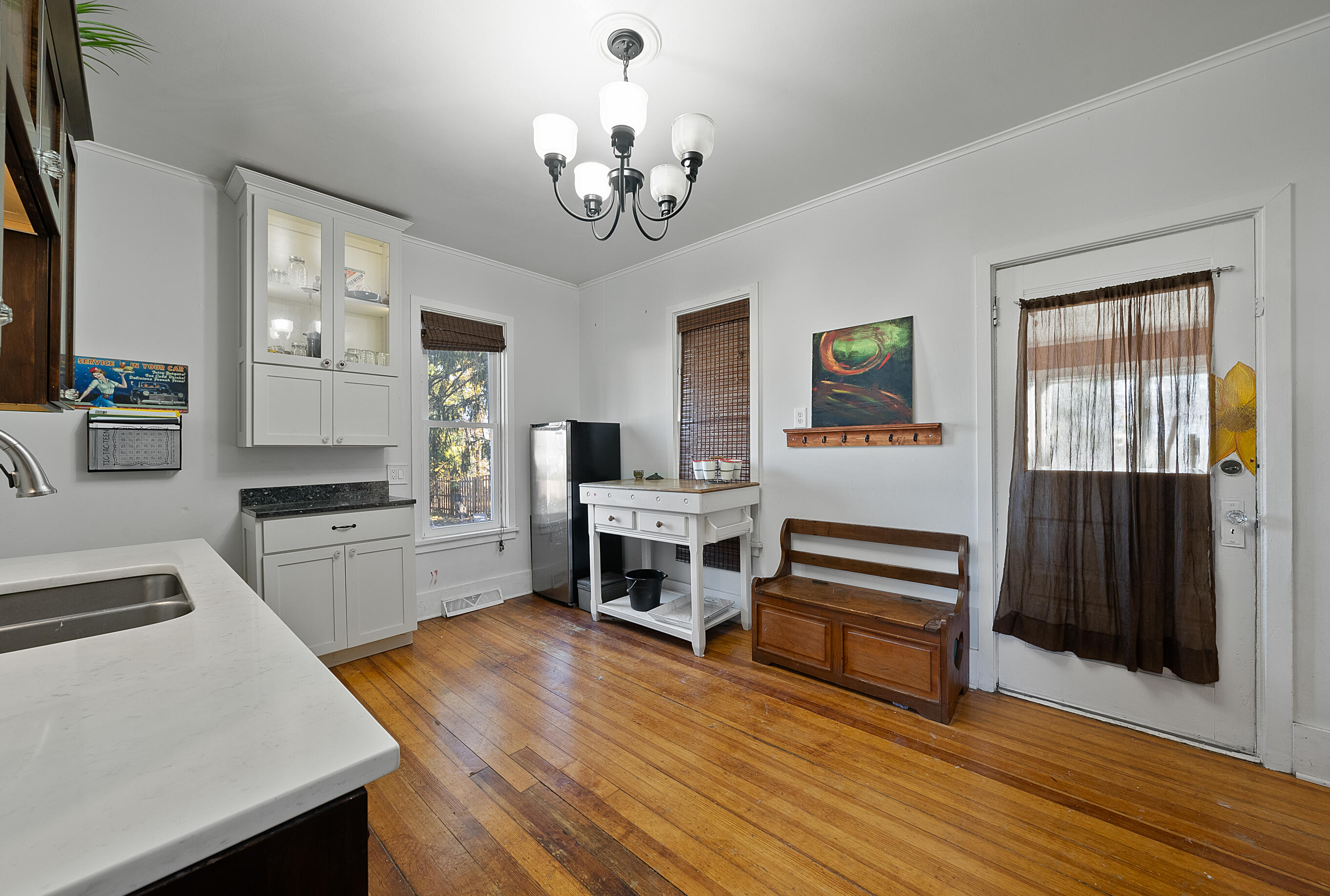 106 W Geneva St