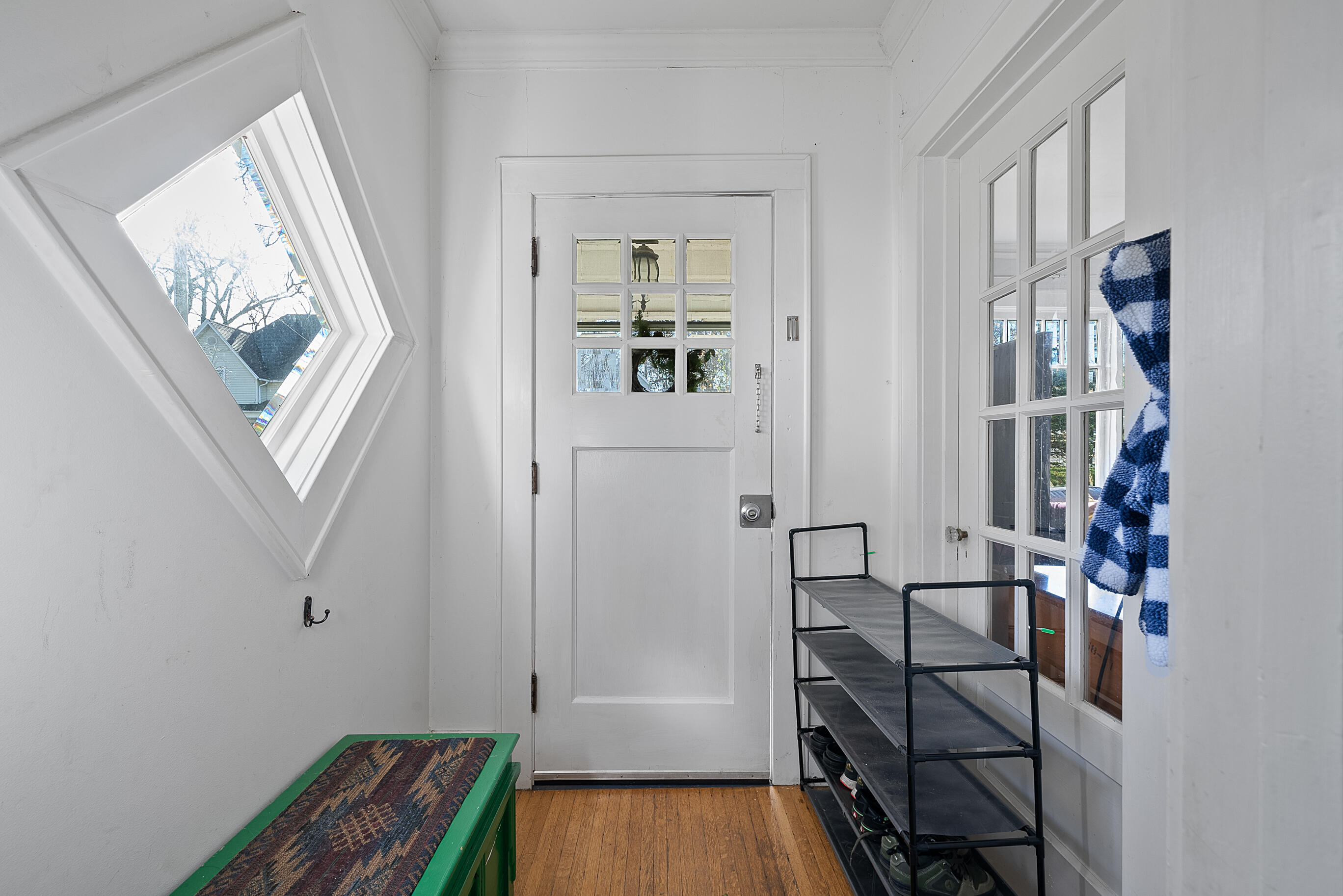 106 W Geneva St