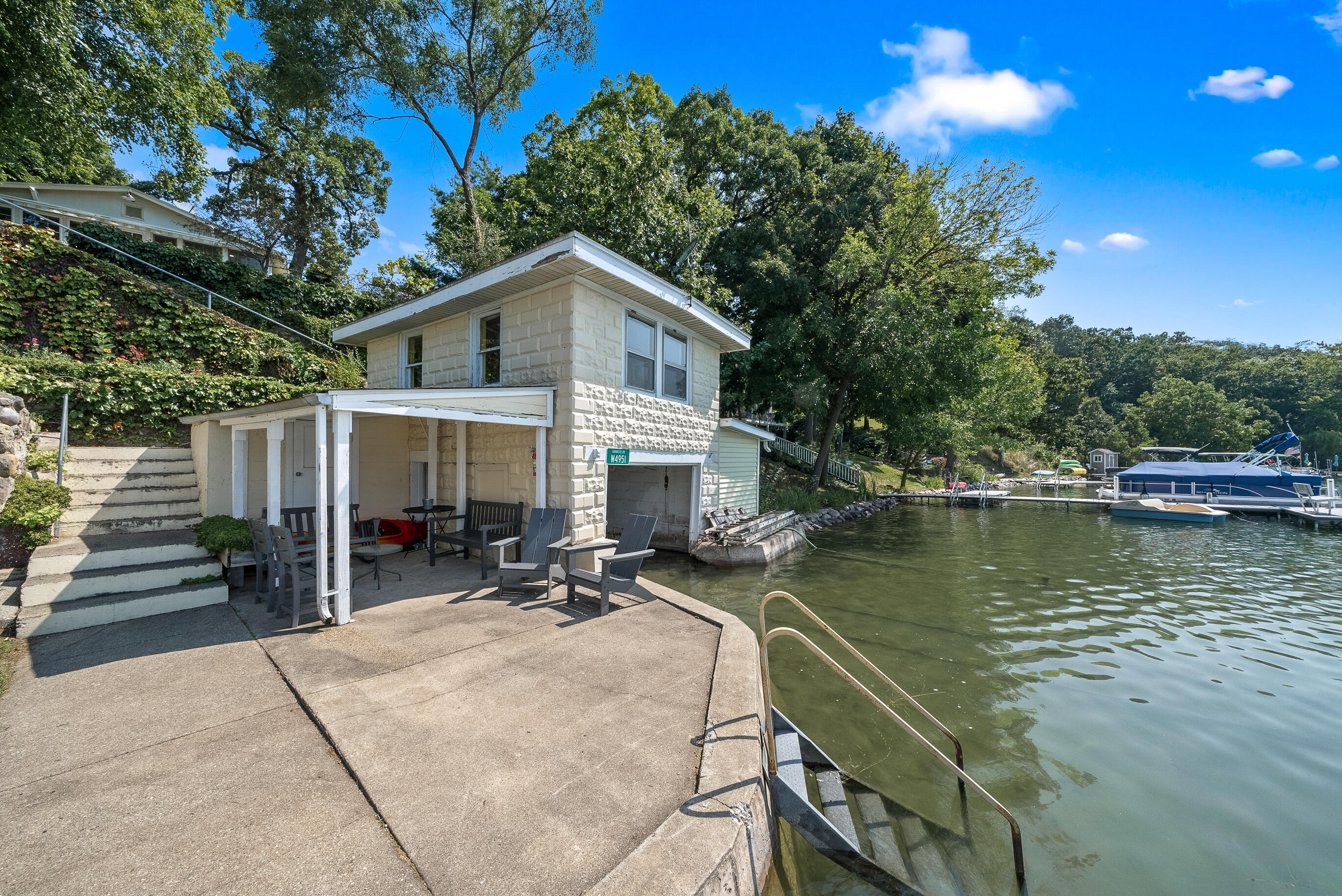 W4951 Oakwood Dr