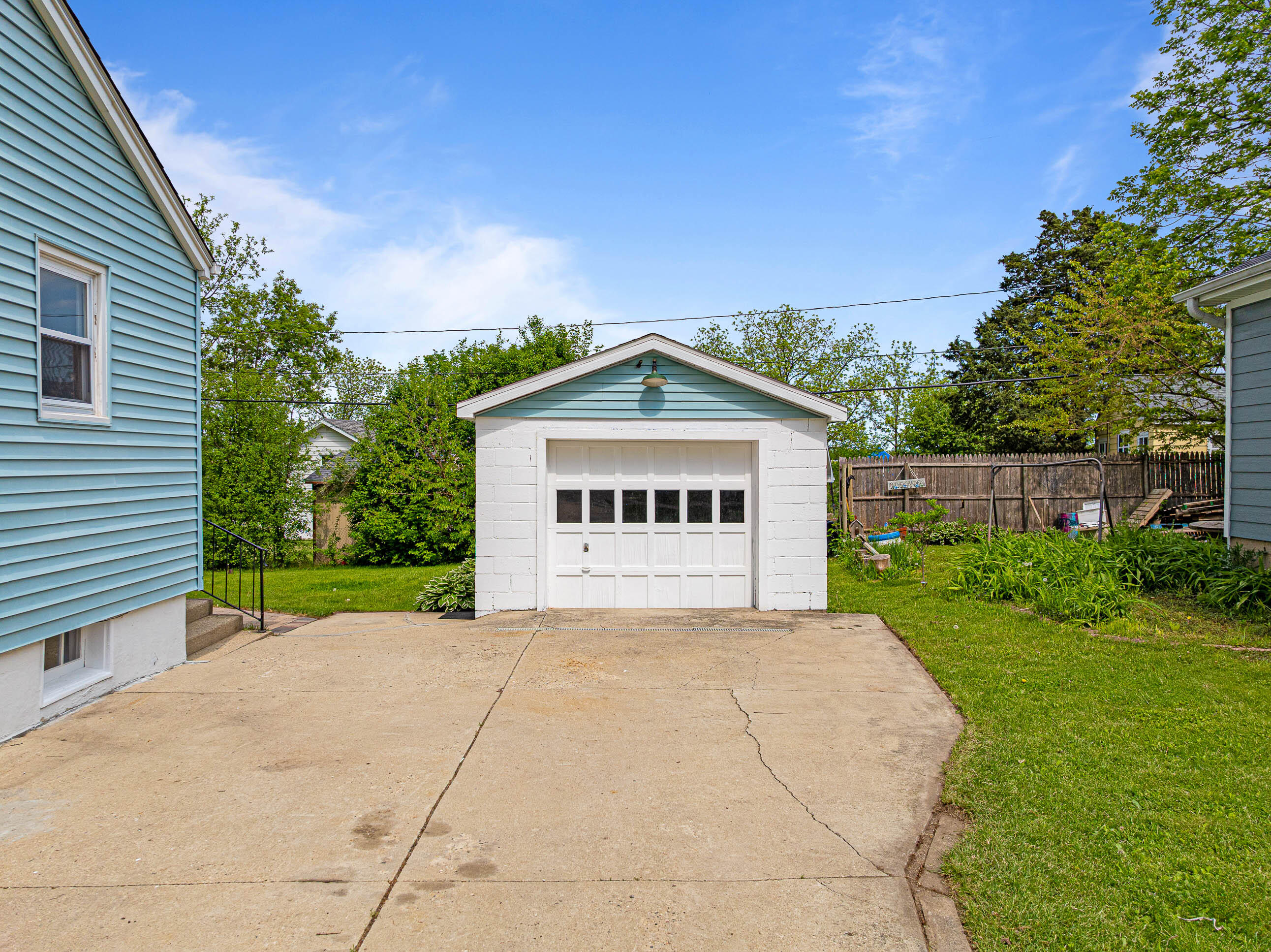 3151 E Barry Dr
