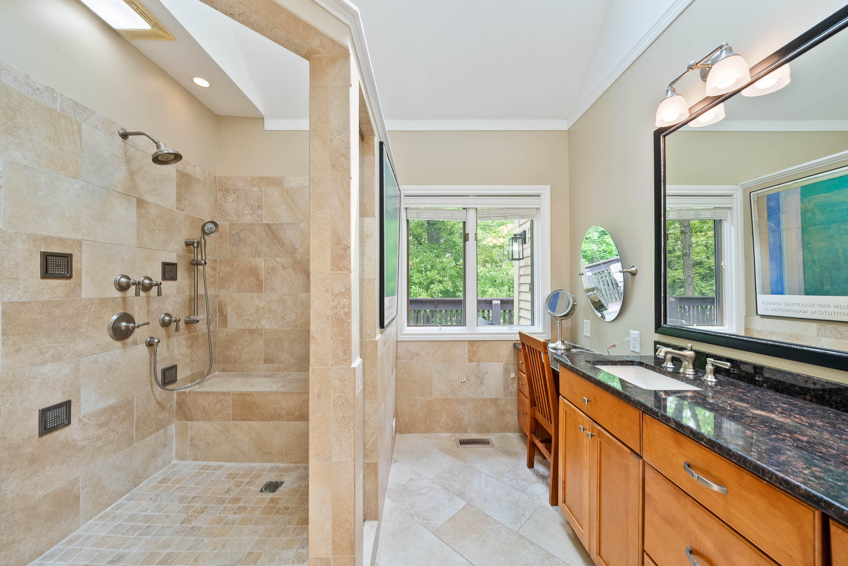1261 Deer Ct