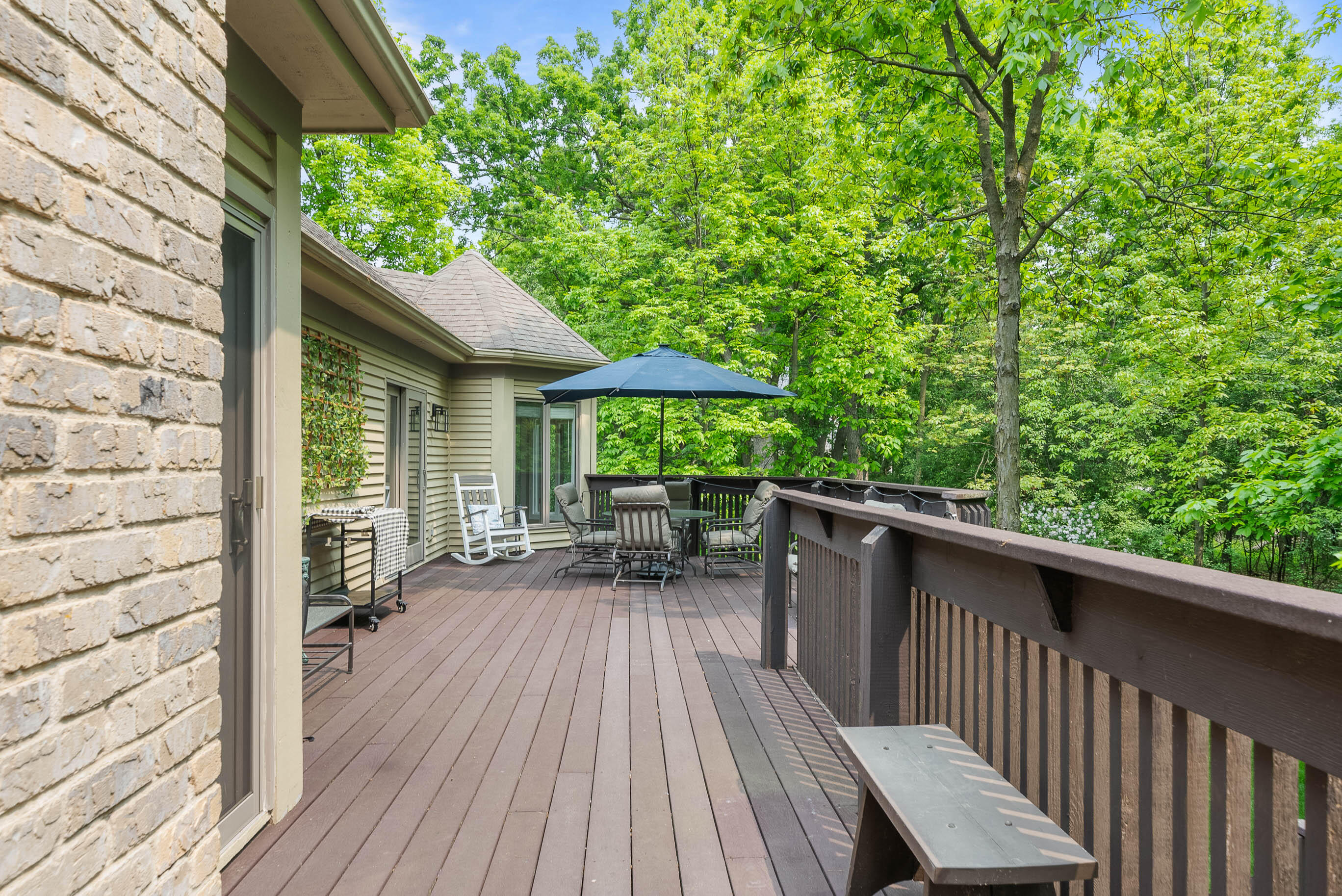 1261 Deer Ct