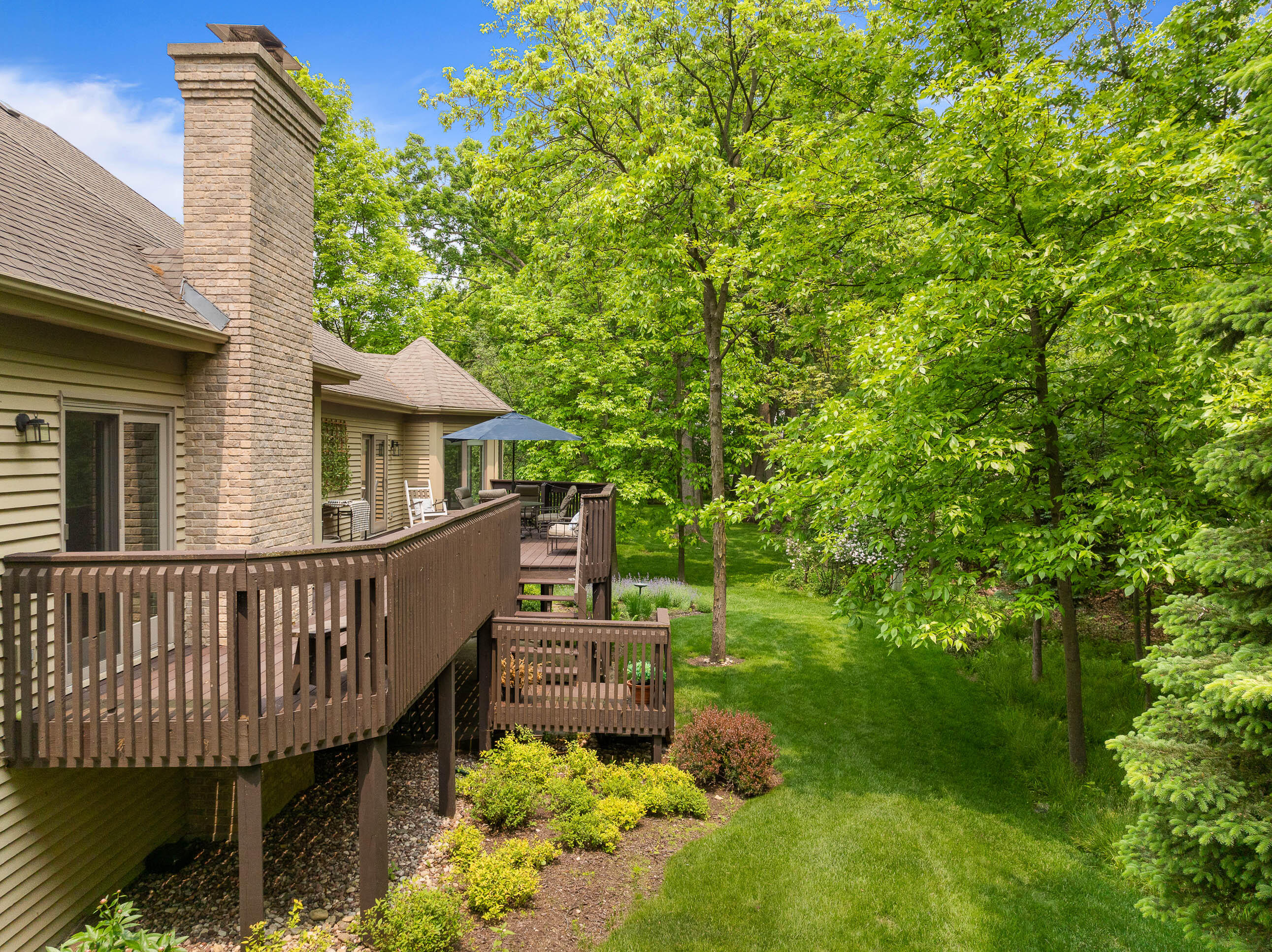 1261 Deer Ct