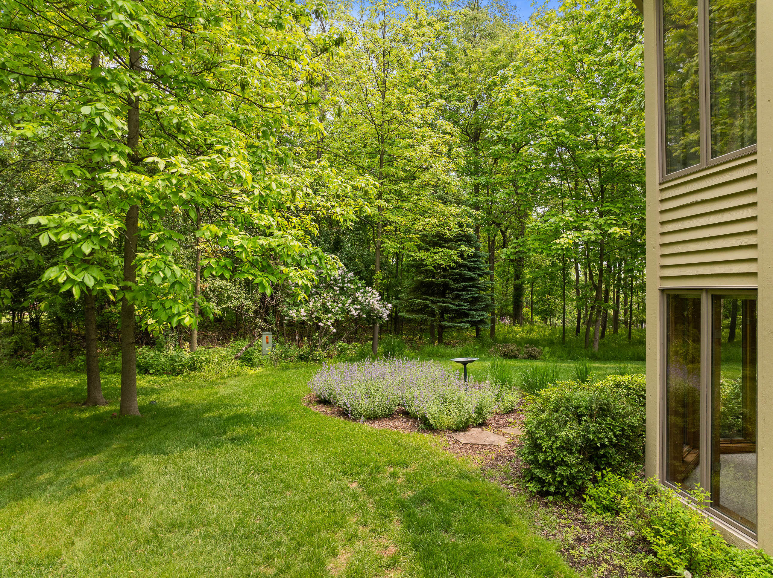 1261 Deer Ct
