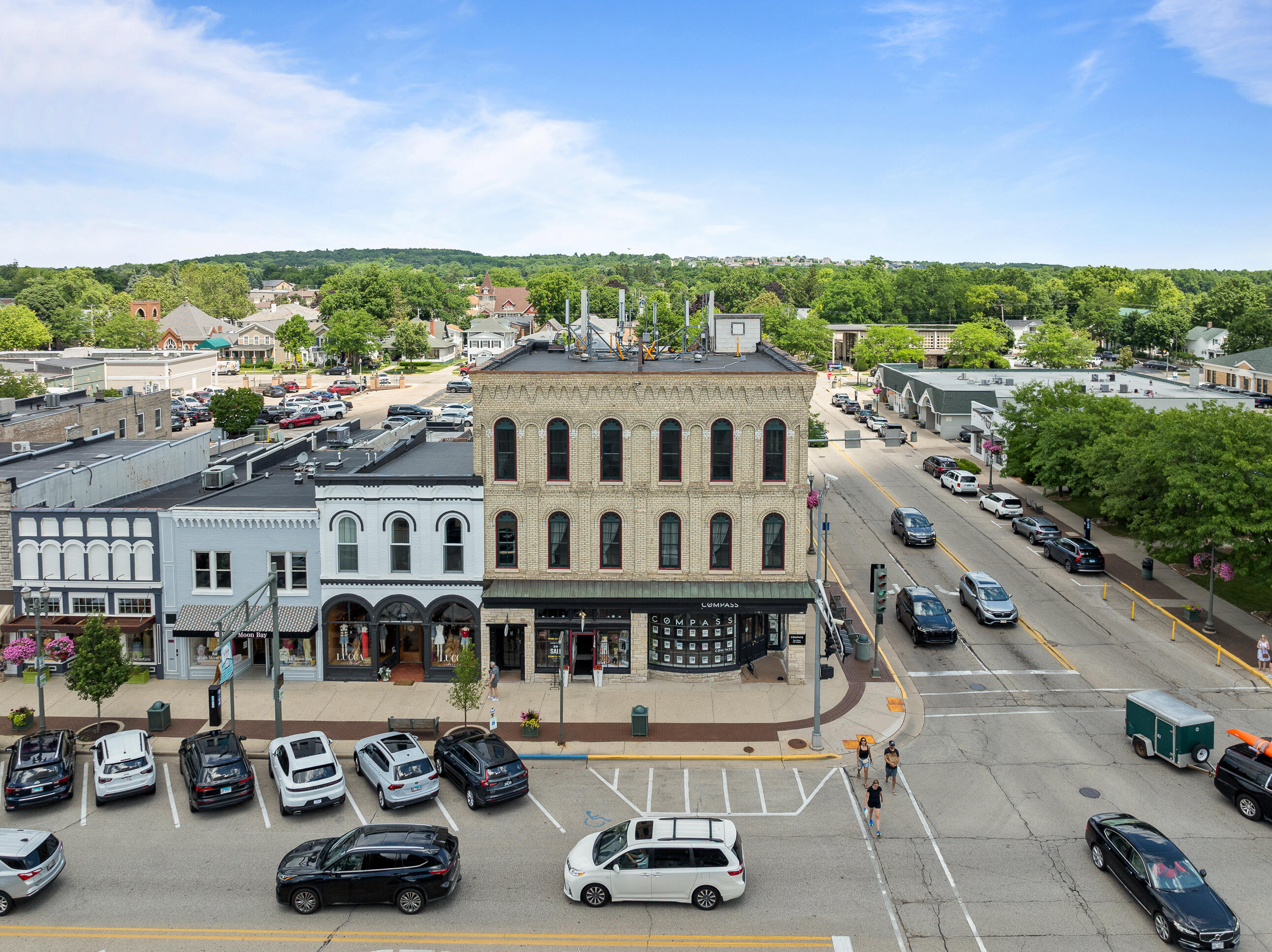 703 W Main St