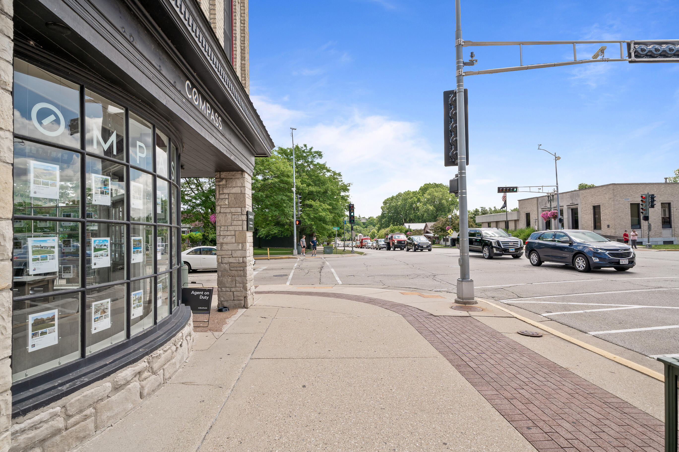 703 W Main St