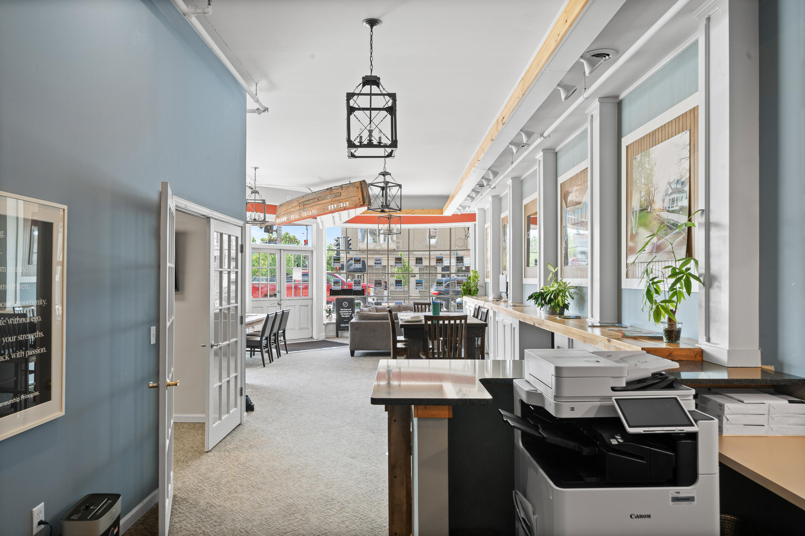 703 W Main St