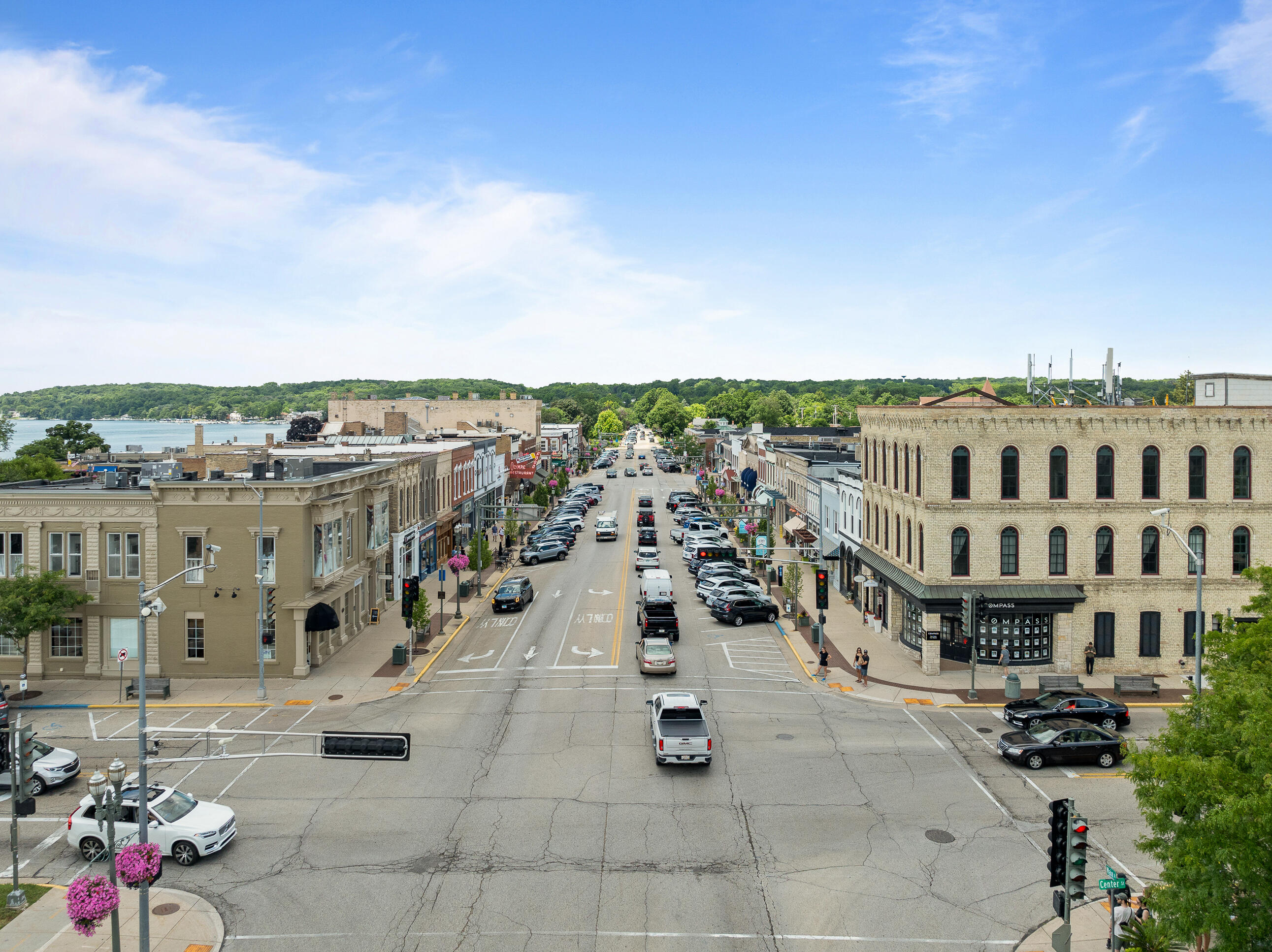 703 W Main St