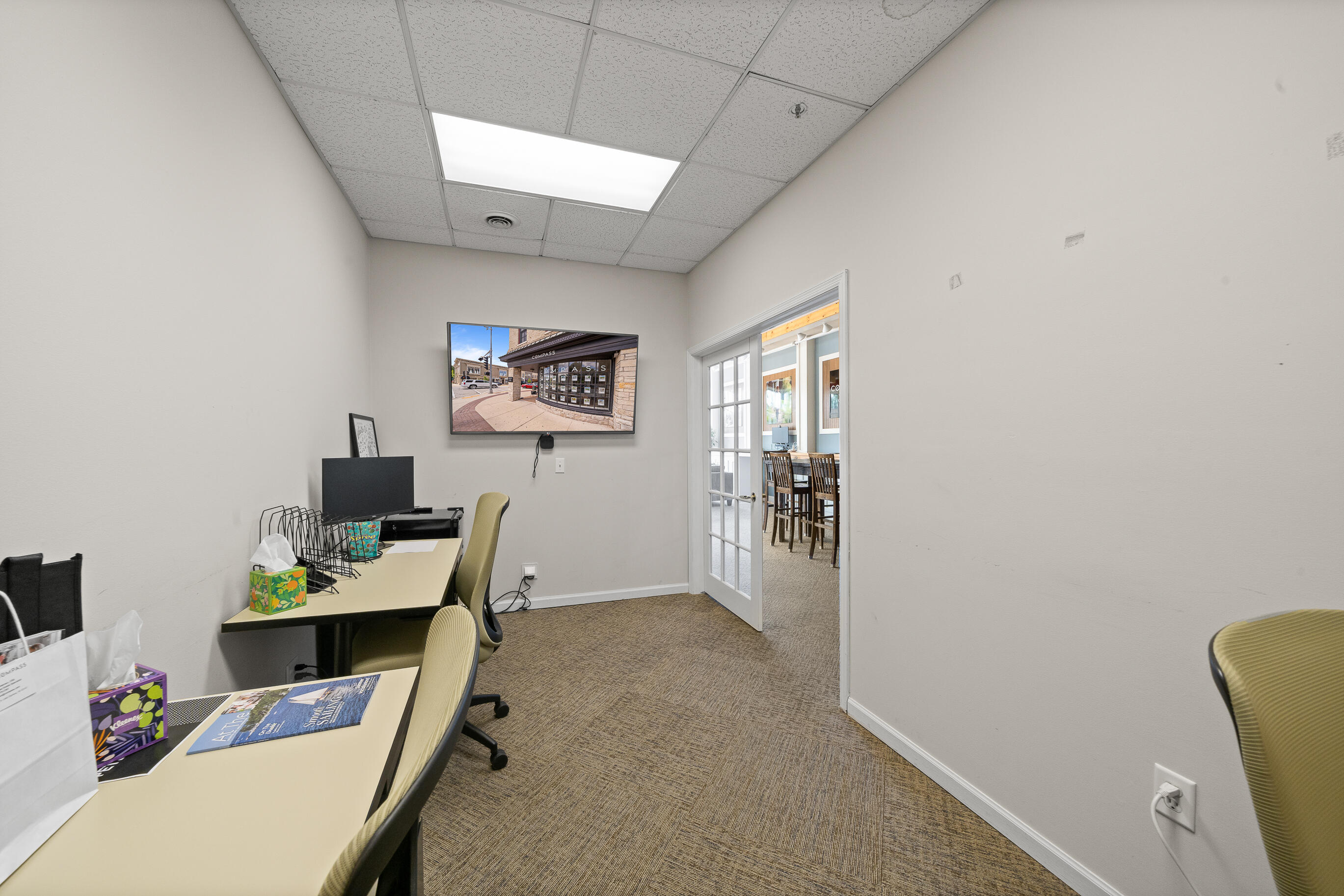 703/707 W Main St