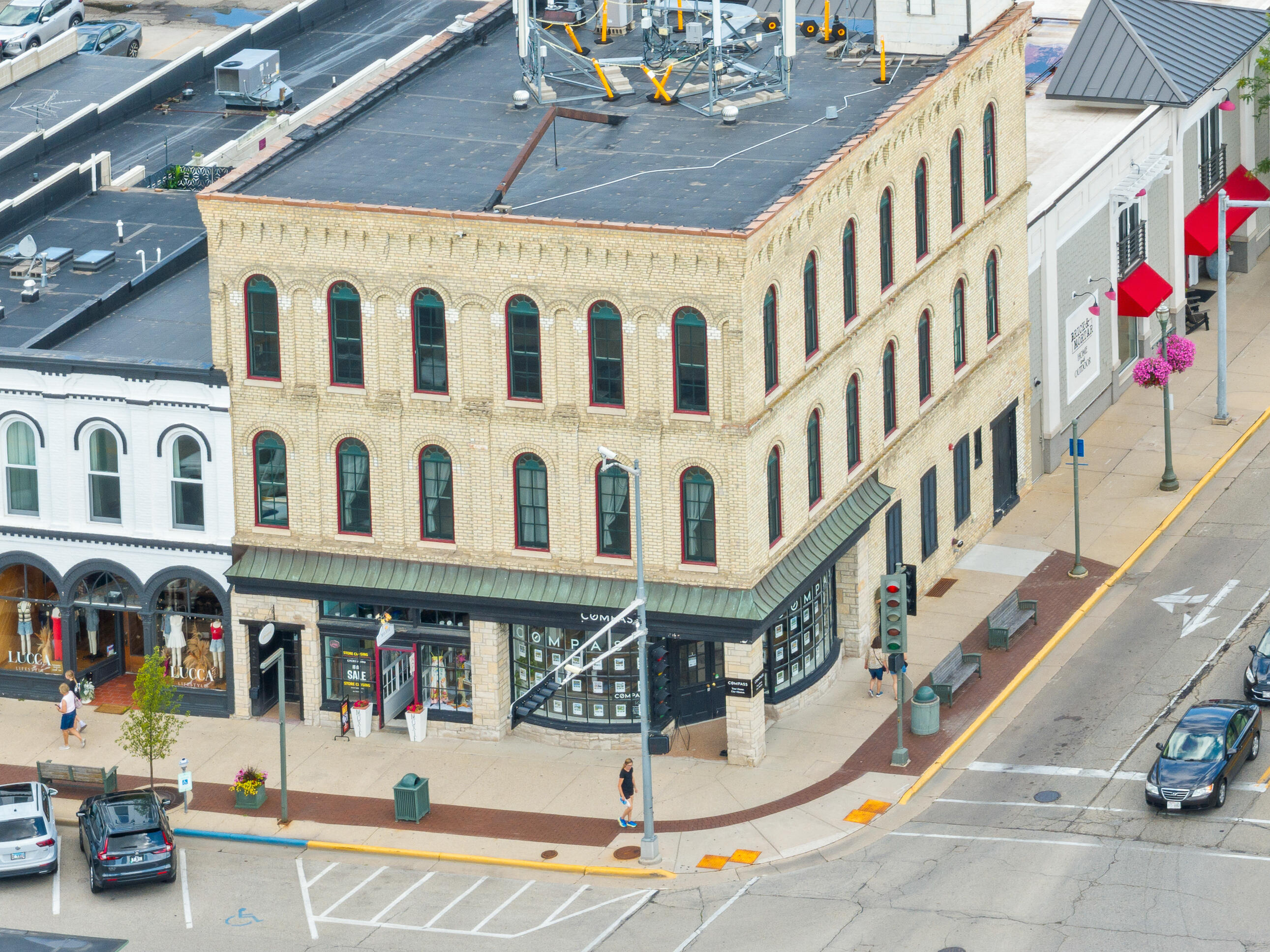 707 W Main St