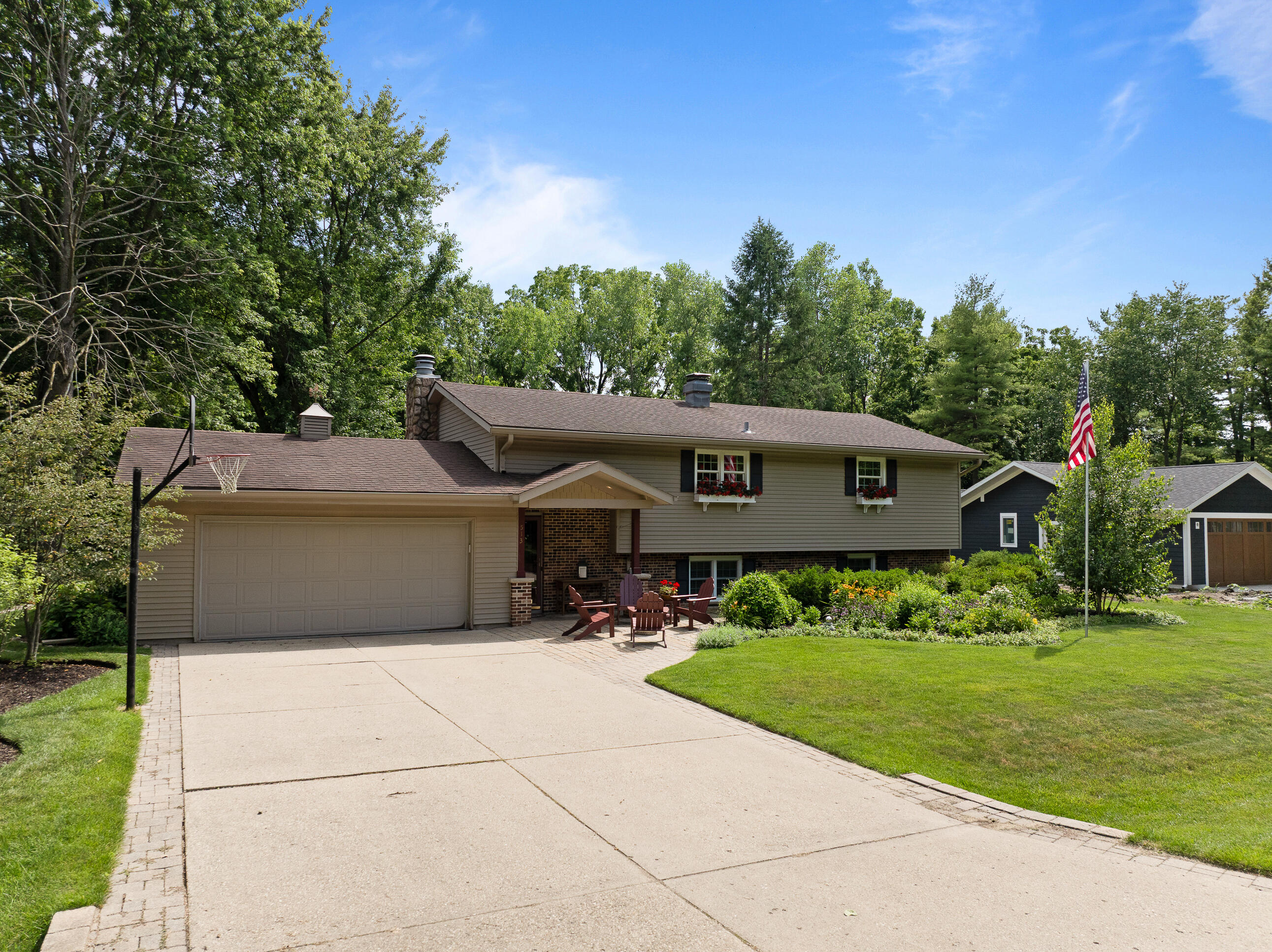 513 Wiswell Dr