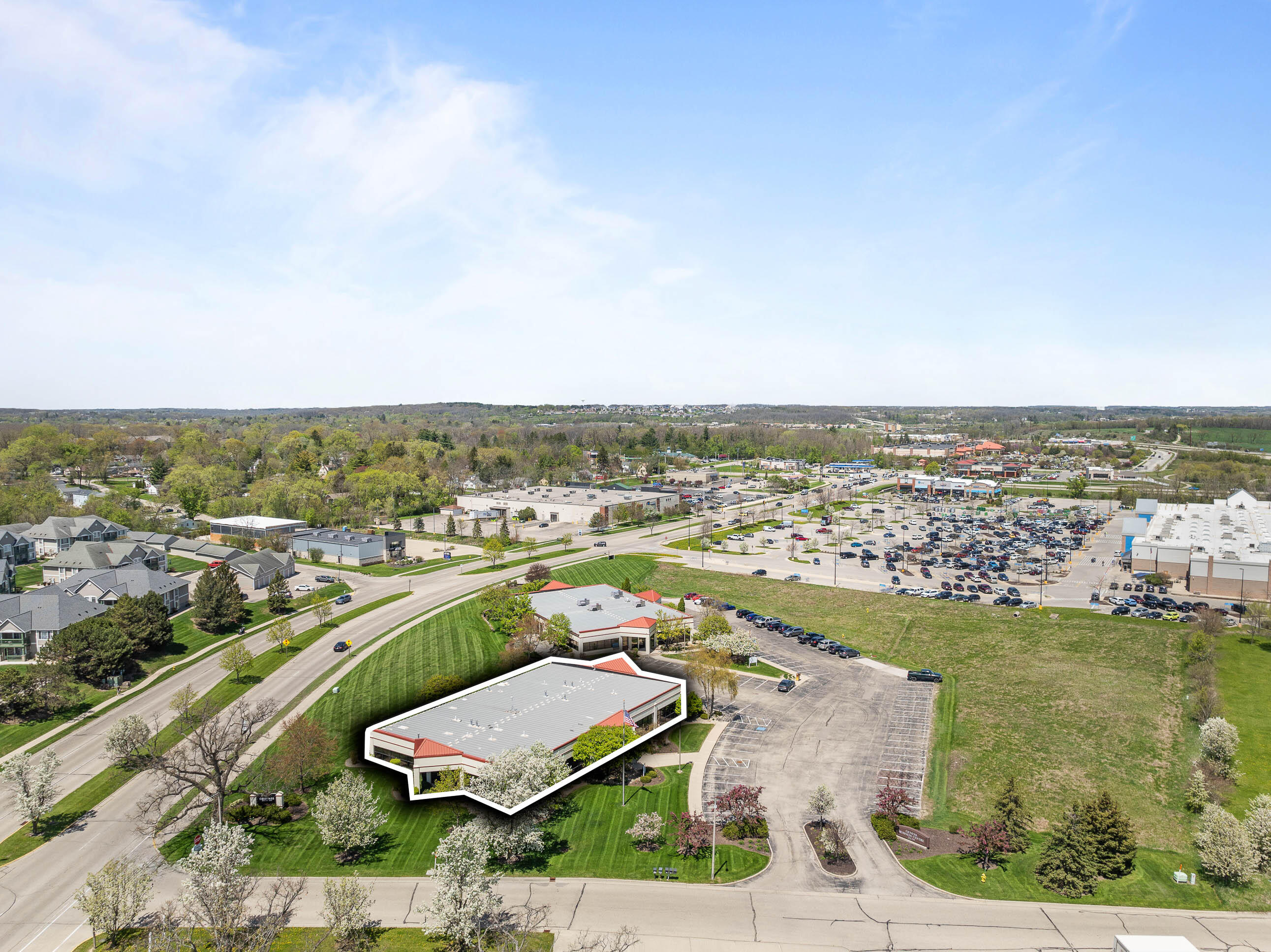751 Geneva Pkwy N