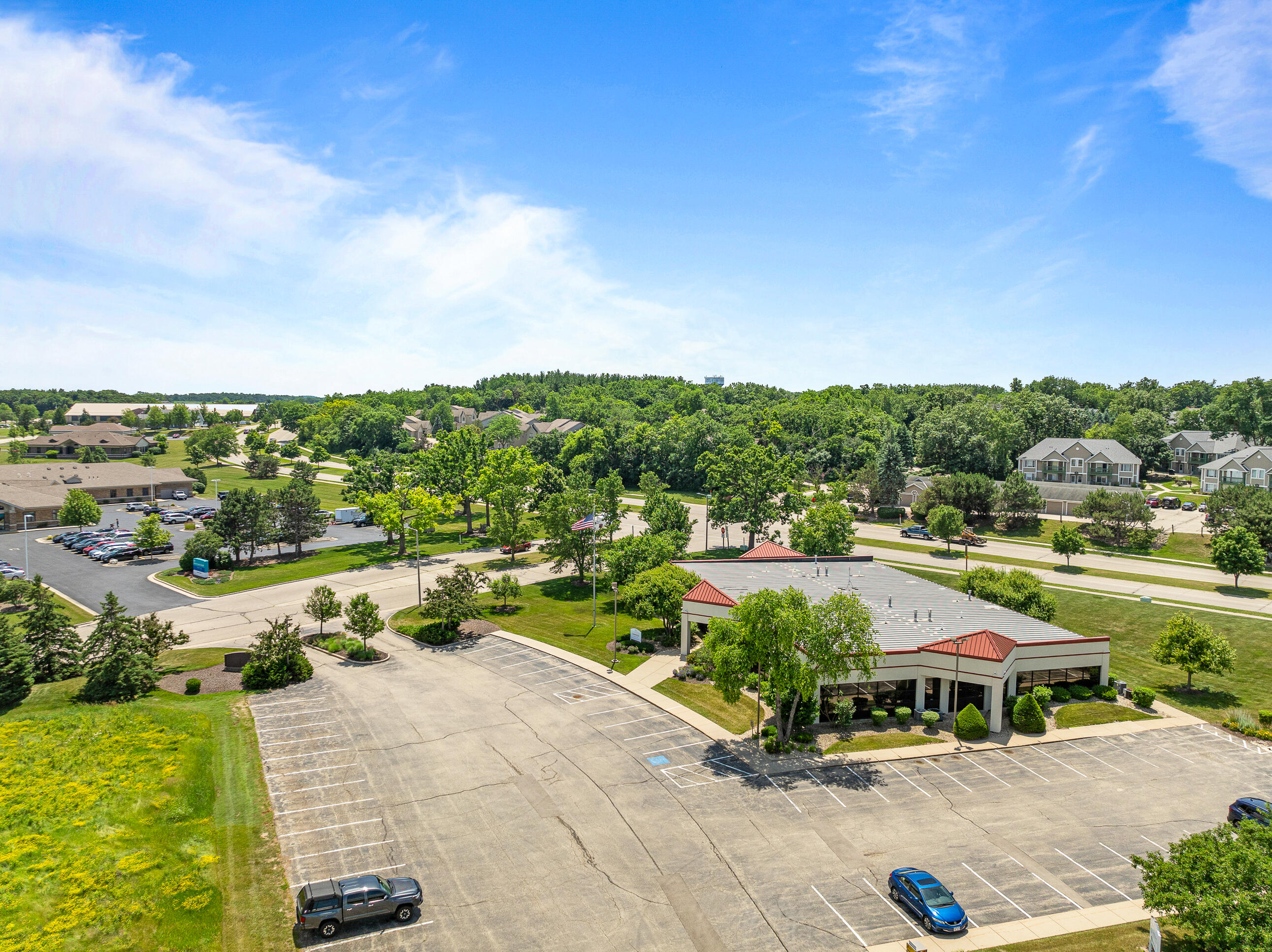 751 Geneva Pkwy N