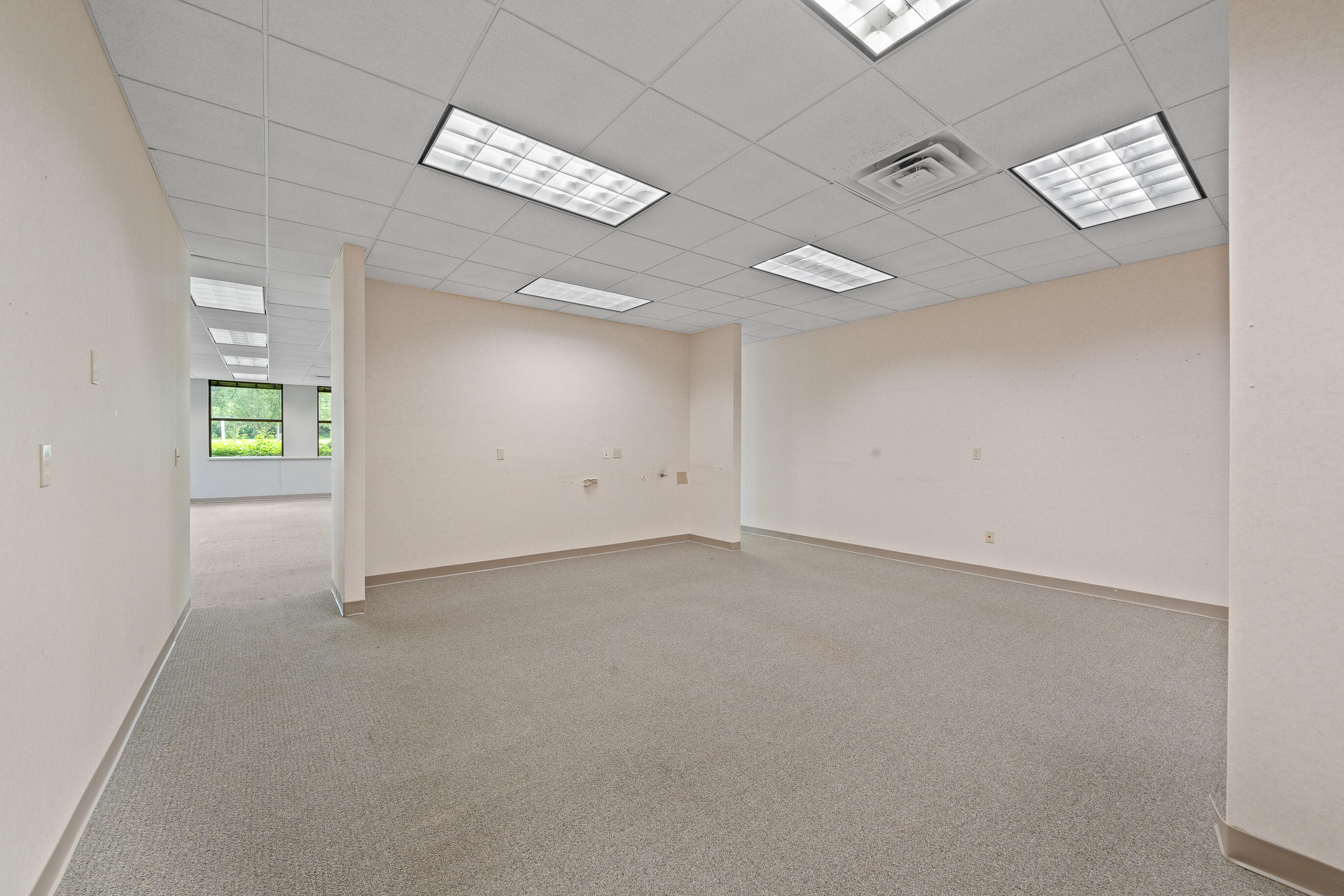 751 Geneva Pkwy N