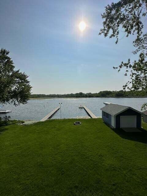814 Inlet Shore Dr