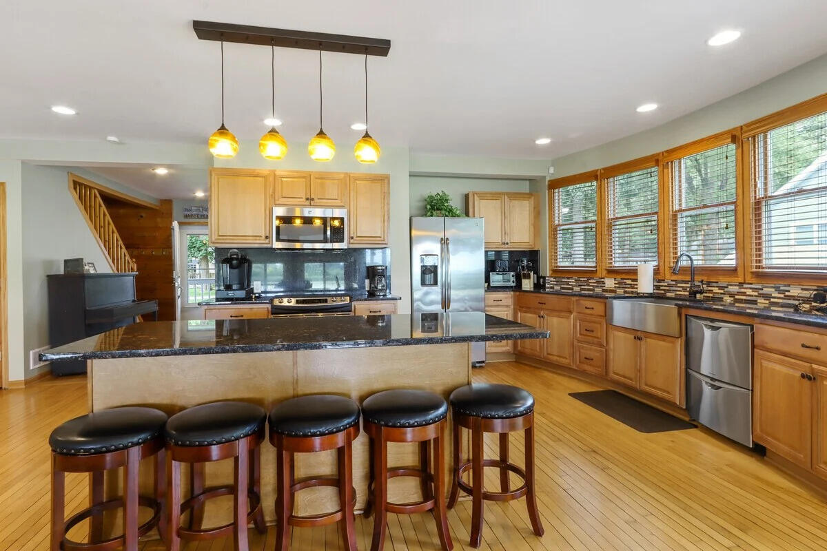 814 Inlet Shore Dr