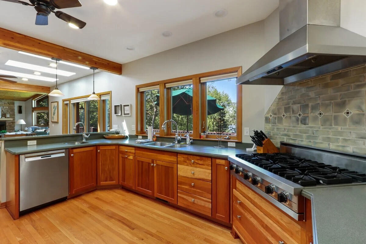 N7487 E Lakeshore Dr