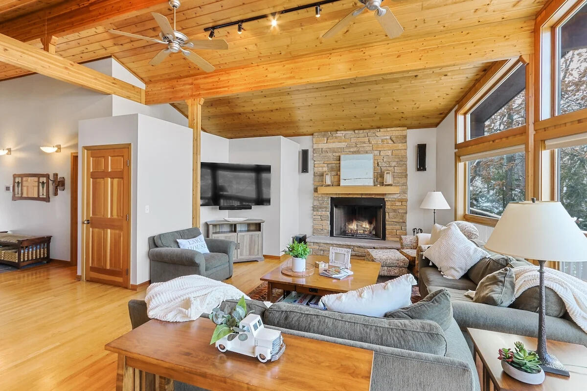 N7487 E Lakeshore Dr