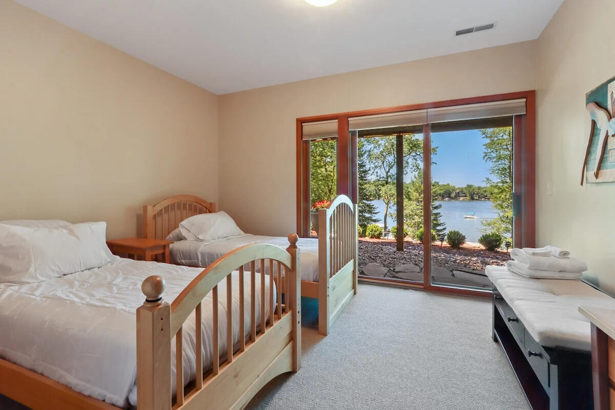 N7487 E Lakeshore Dr