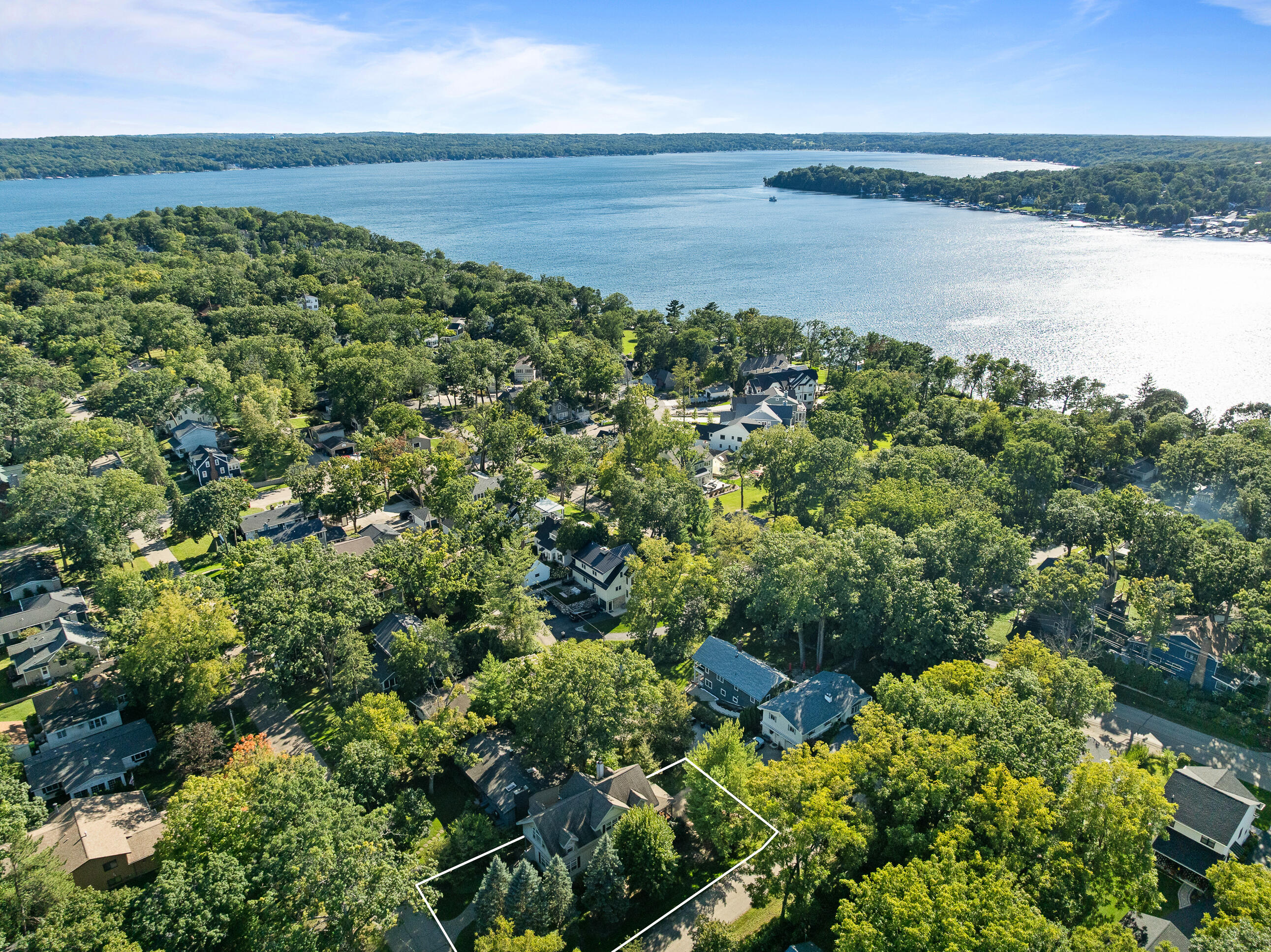 2 Lincoln Pkwy