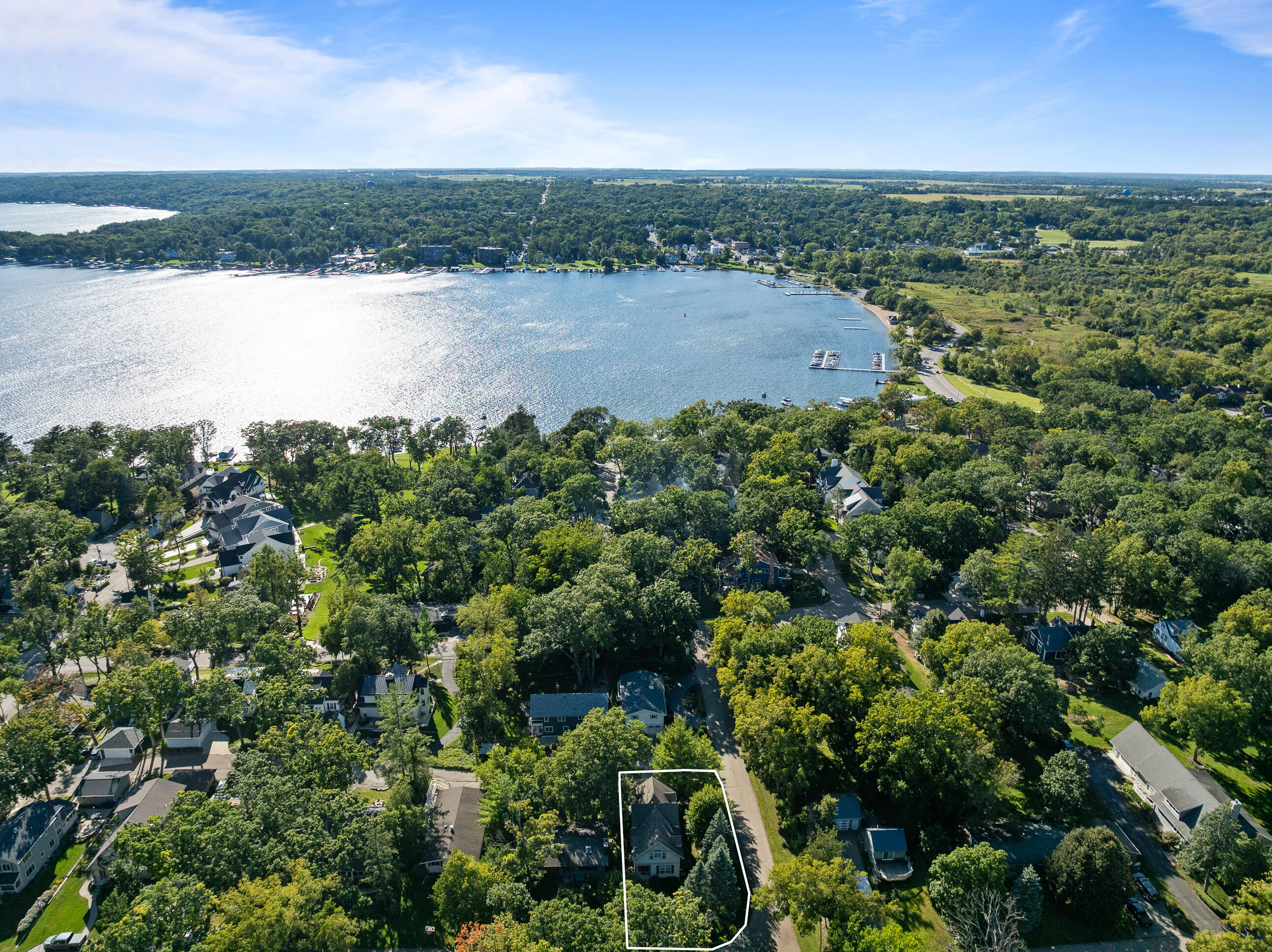 2 Lincoln Pkwy