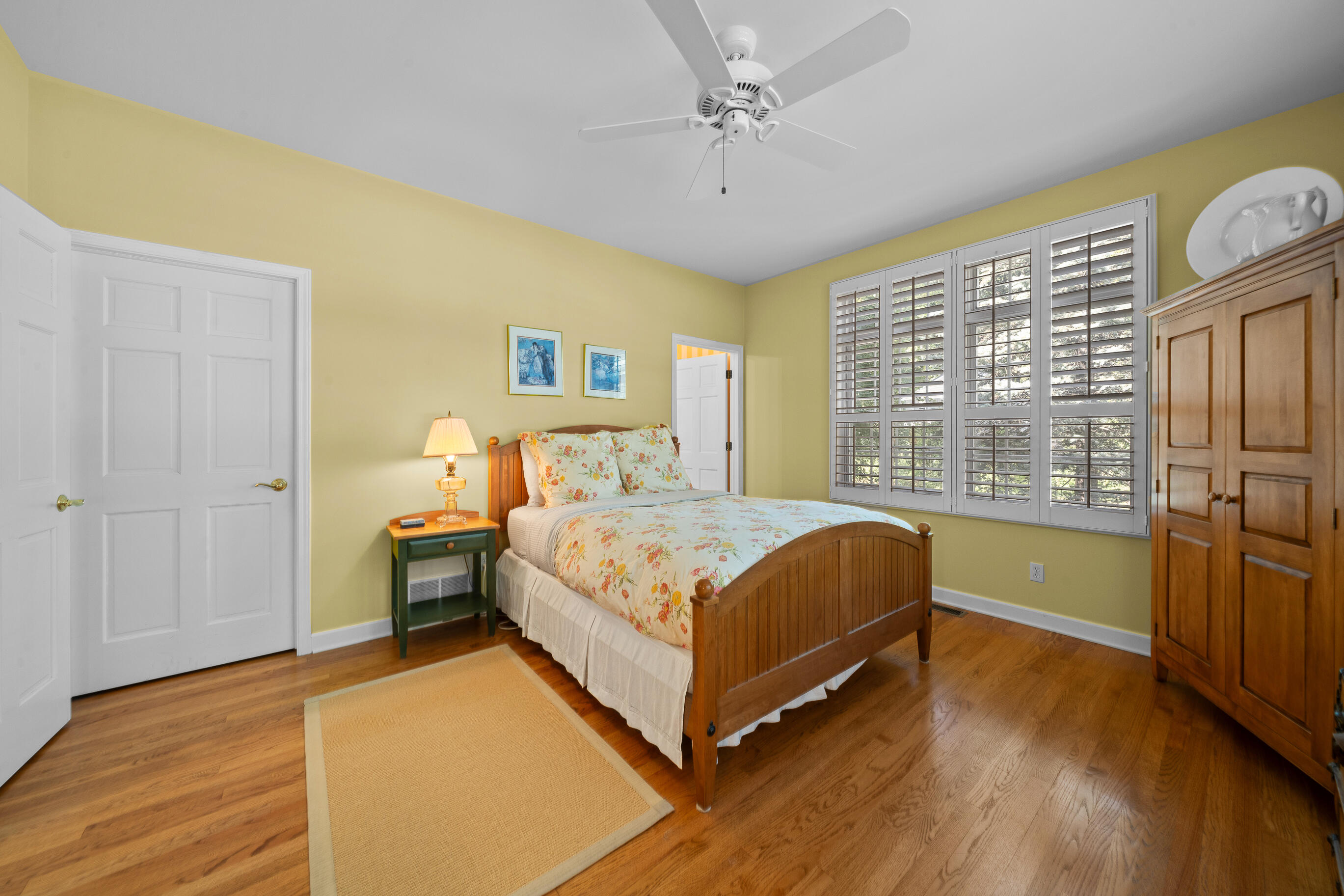 2 Lincoln Pkwy