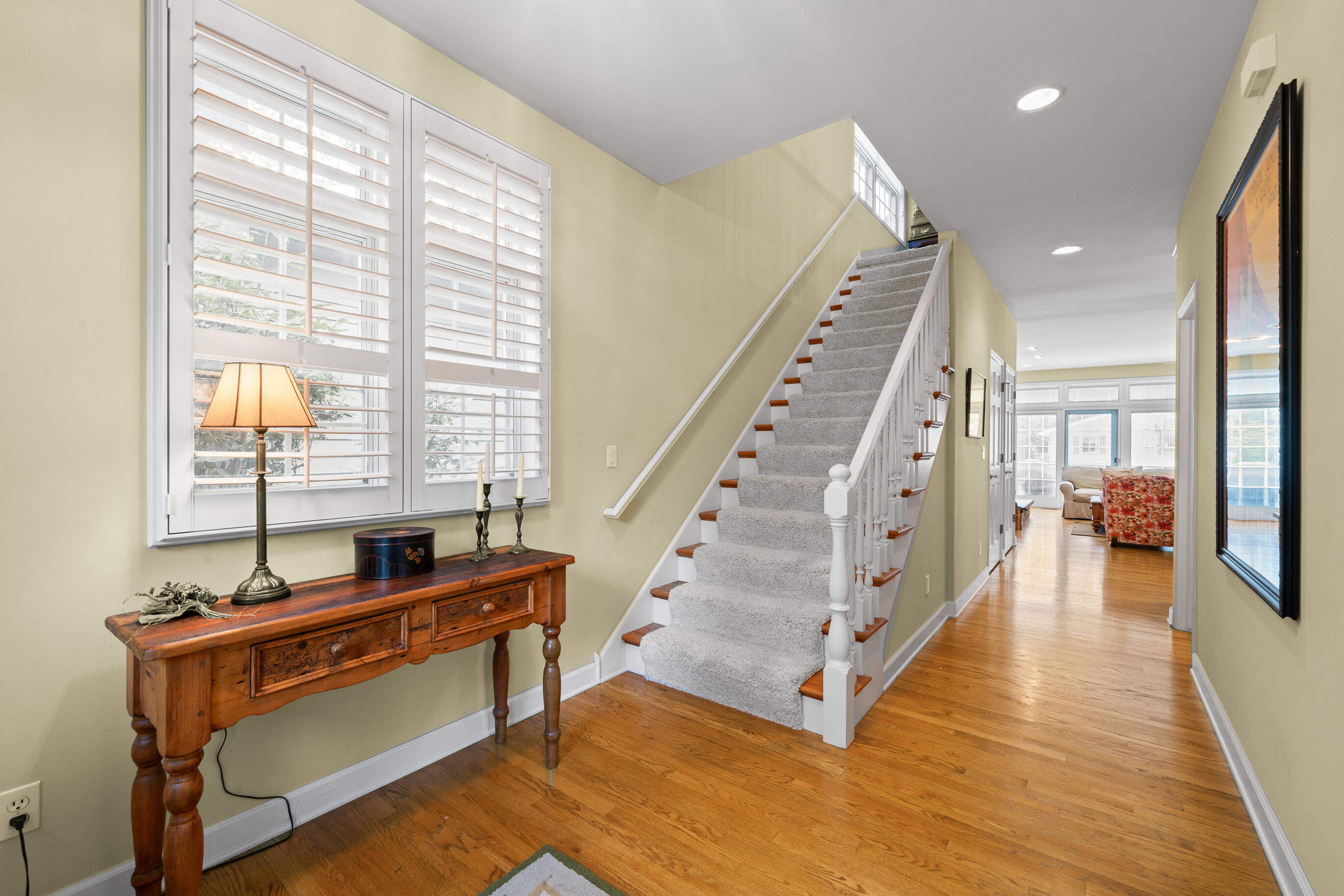 2 Lincoln Pkwy