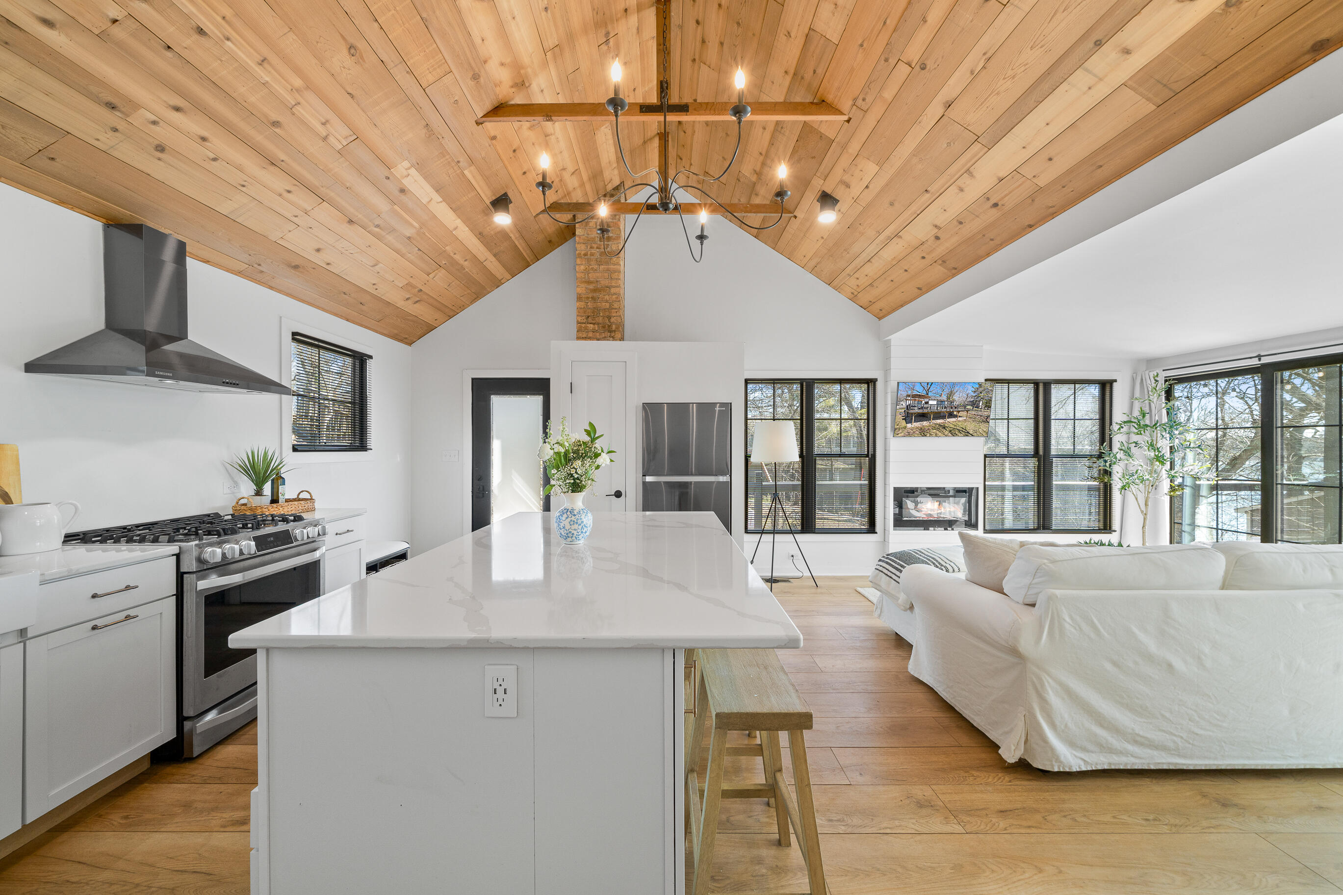 2804 Willow Point Dr