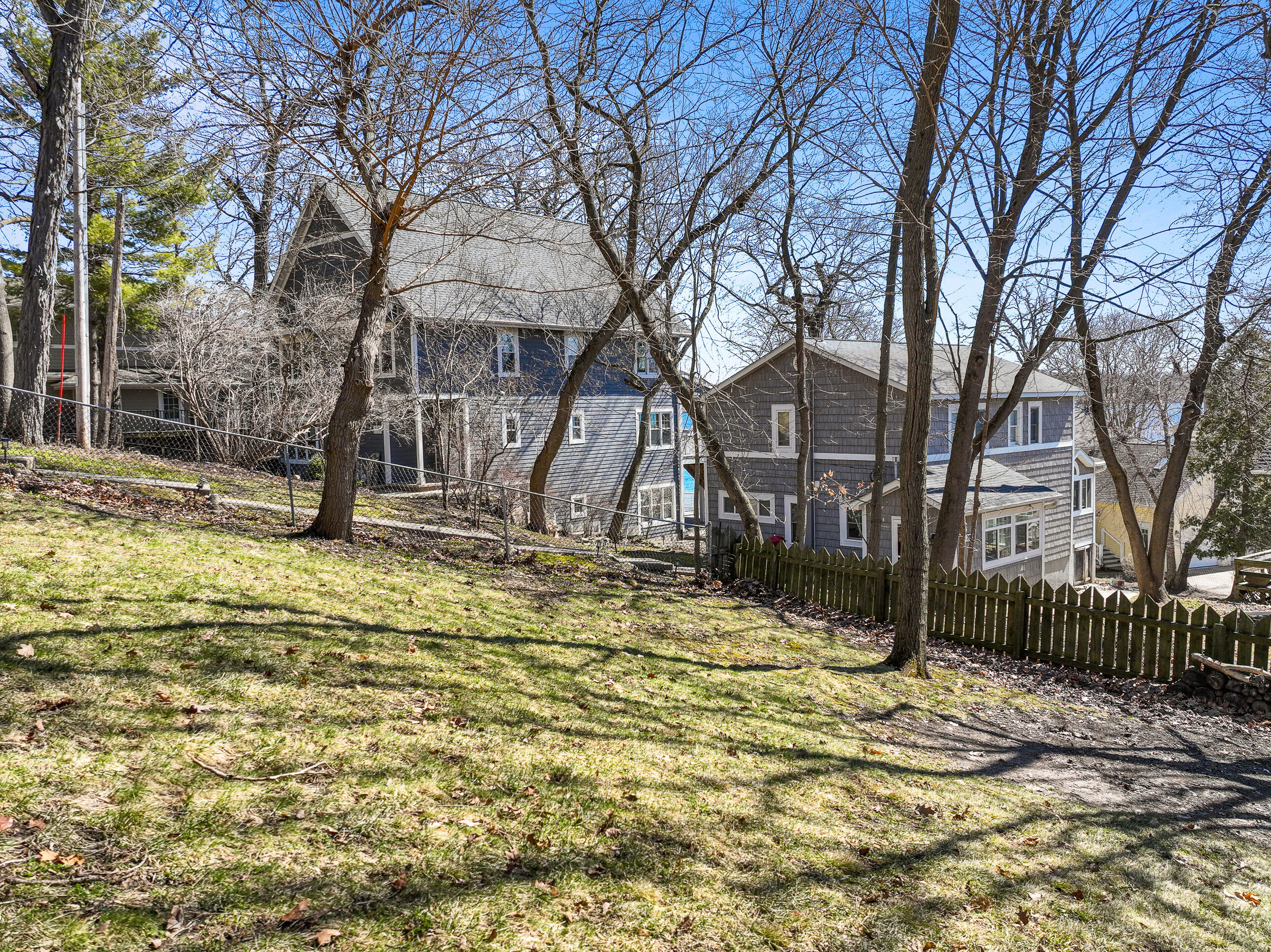 2804 Willow Point Dr