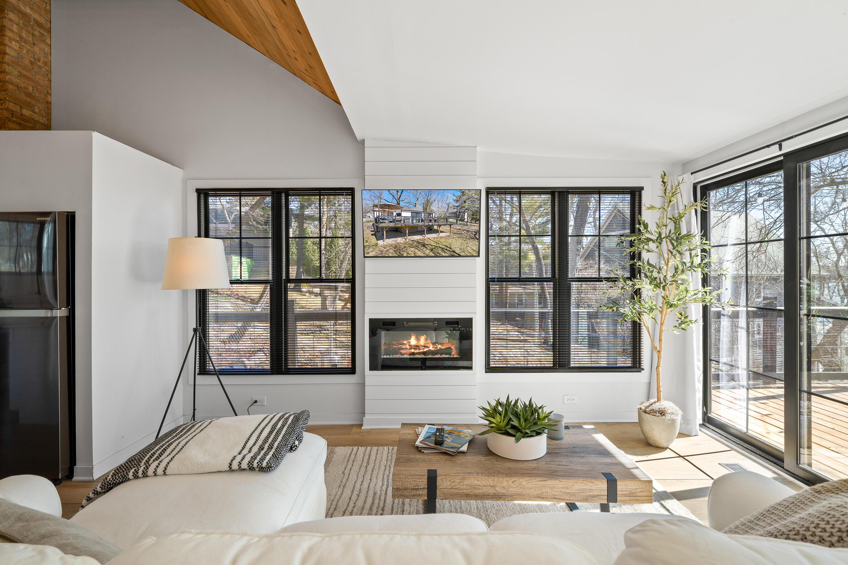 2804 Willow Point Dr