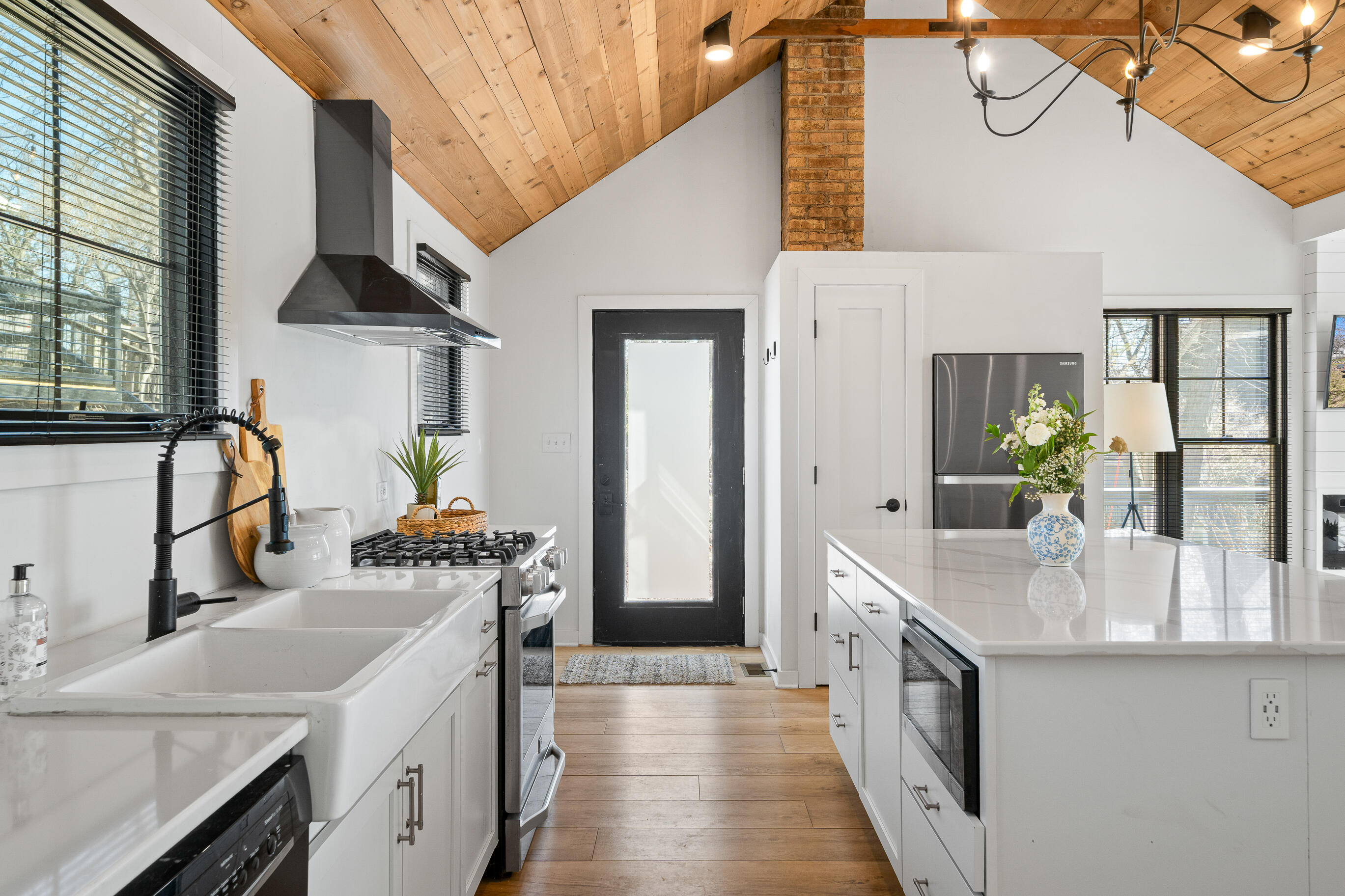 2804 Willow Point Dr