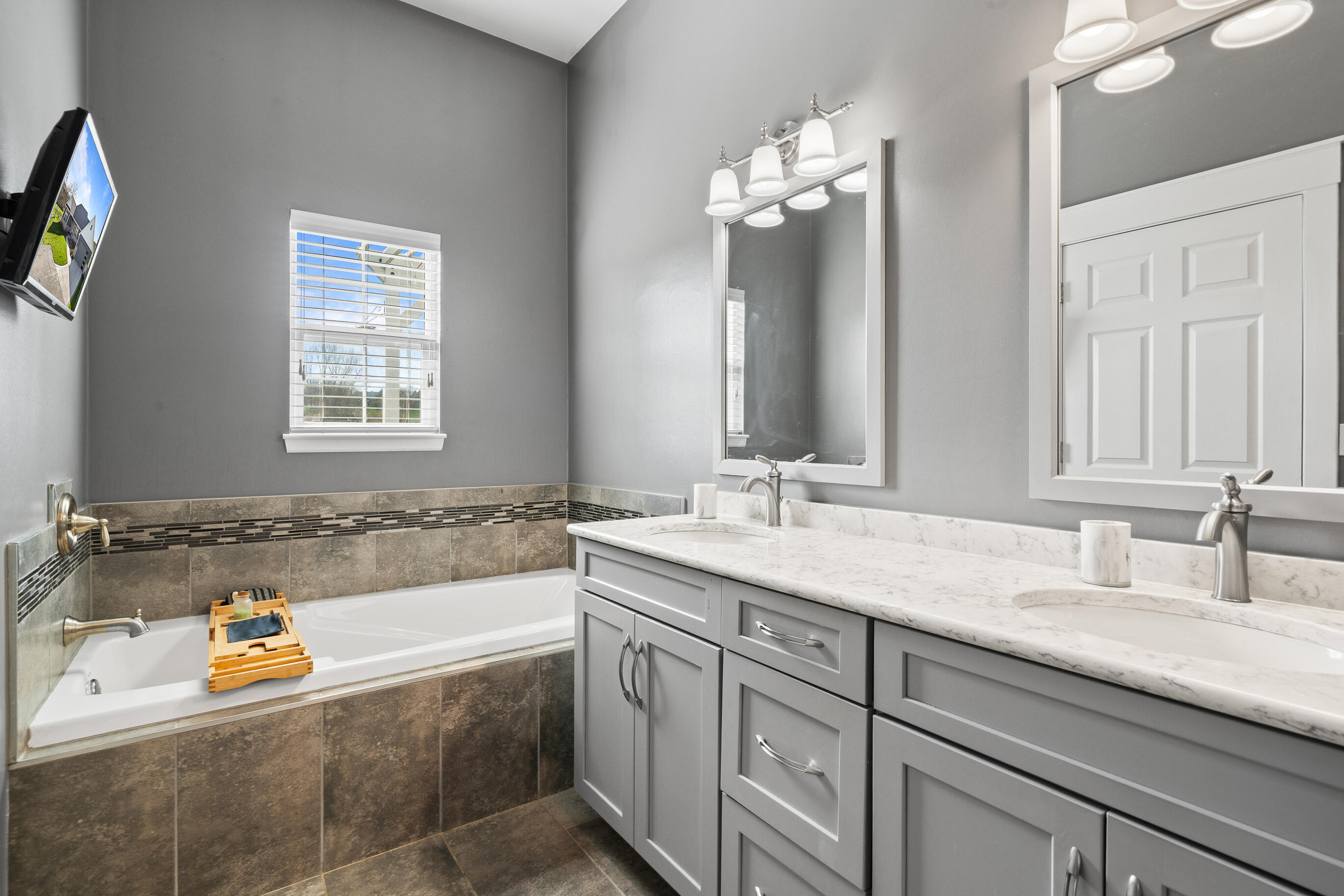 1760 Avenue of Champions -