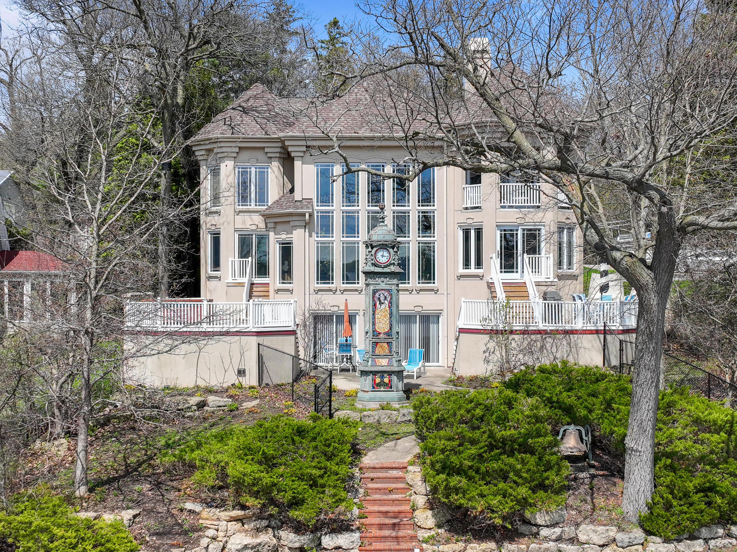 2718 Willow Point Dr