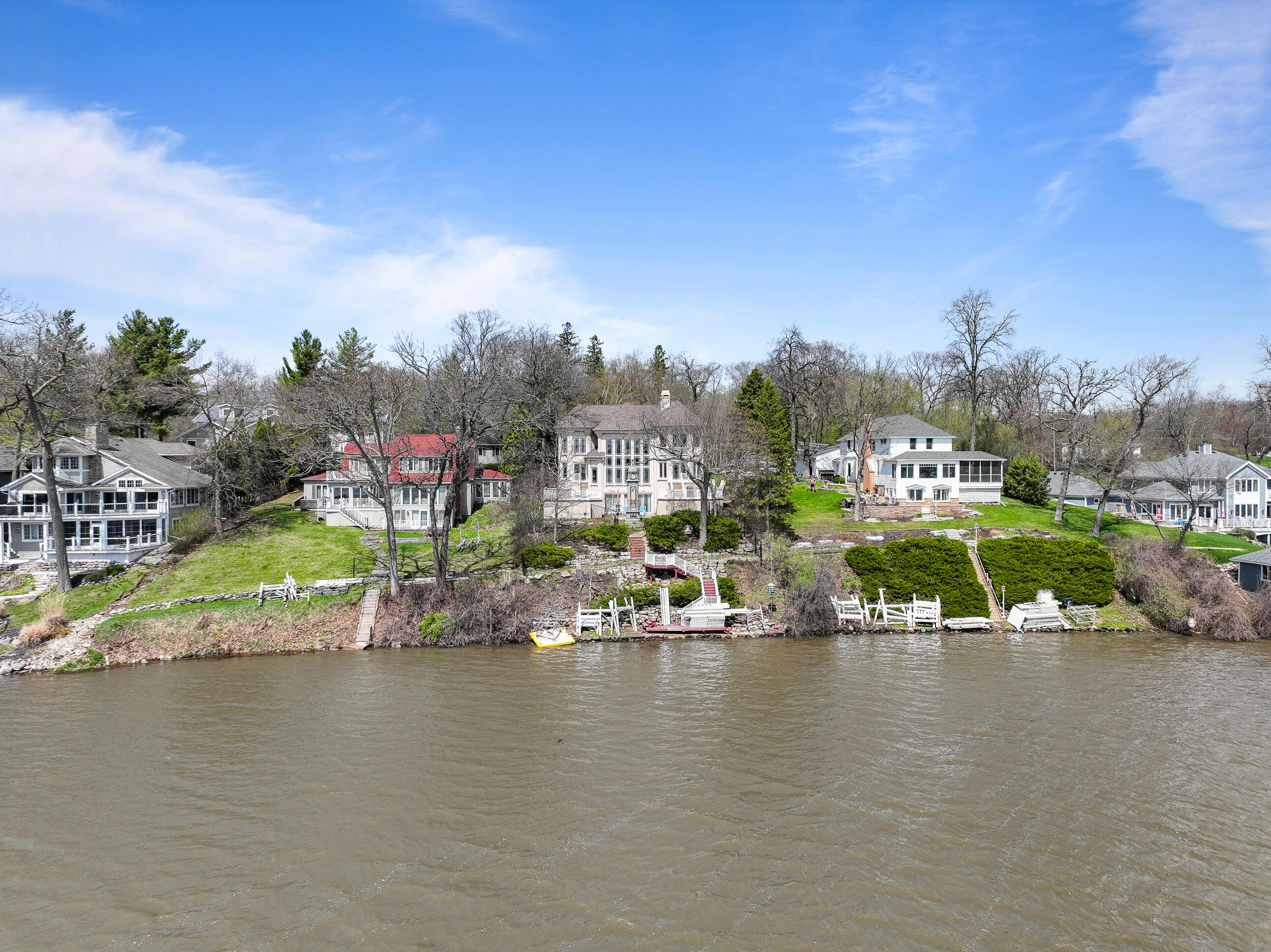2718 Willow Point Dr