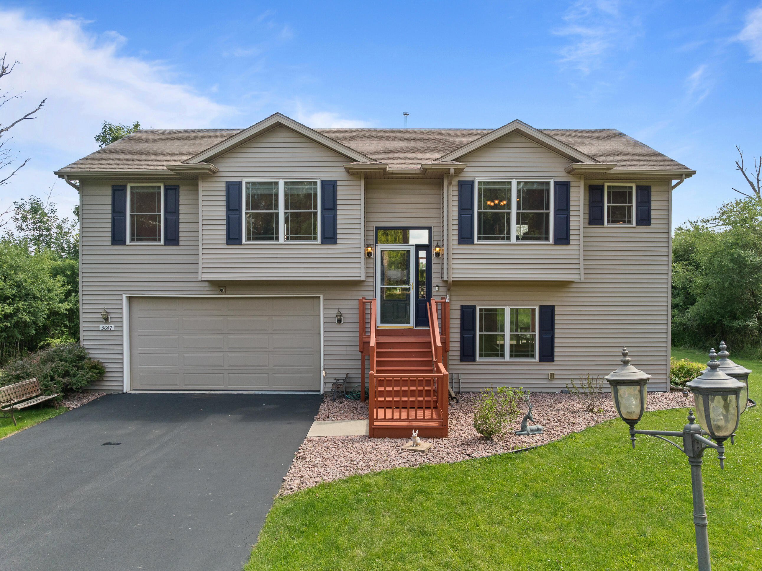 W3647 Lakeview Dr