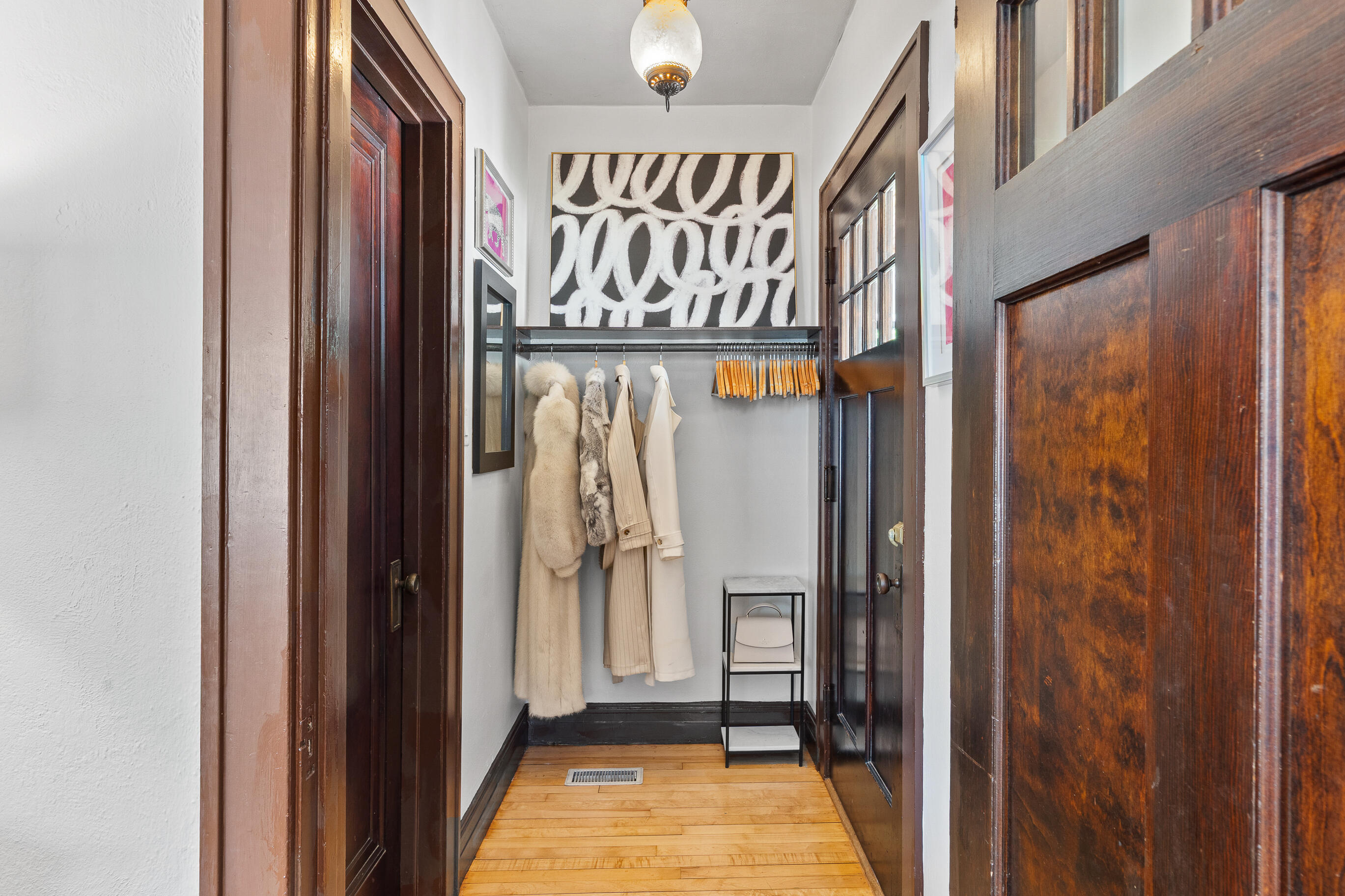 203 W Geneva St