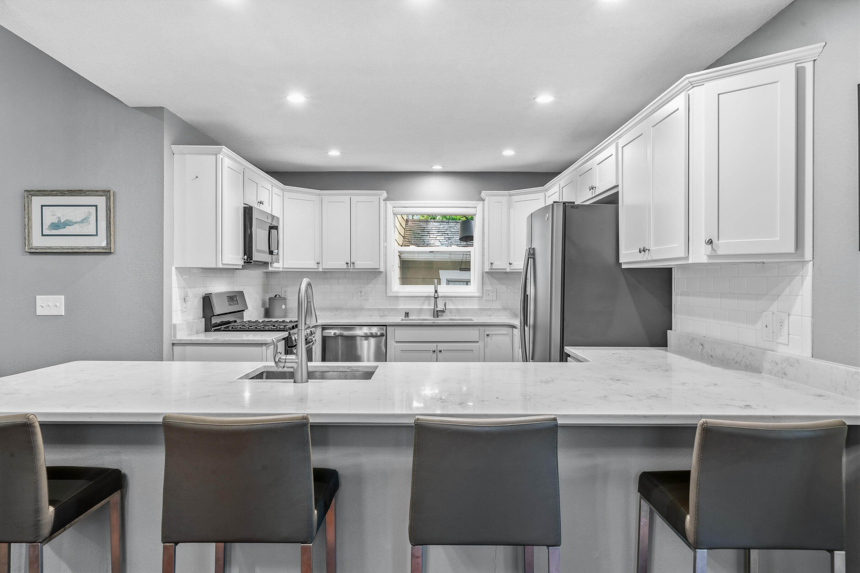 98 Lincoln Parkway -