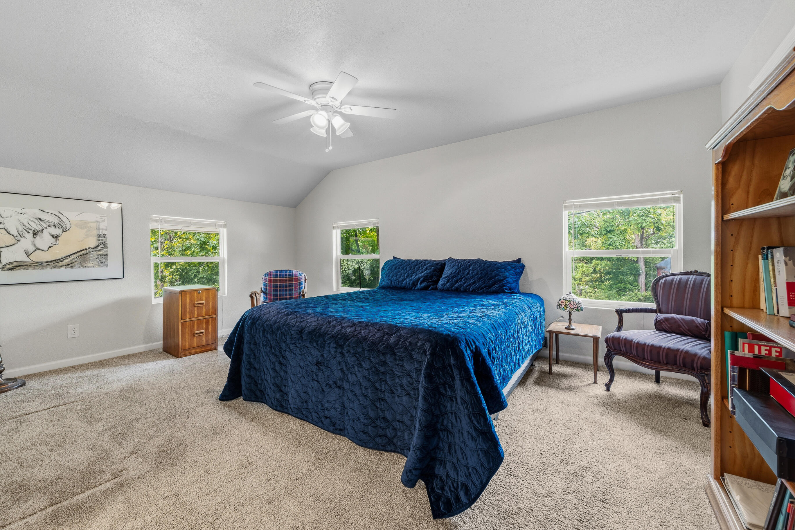 98 Lincoln Parkway -
