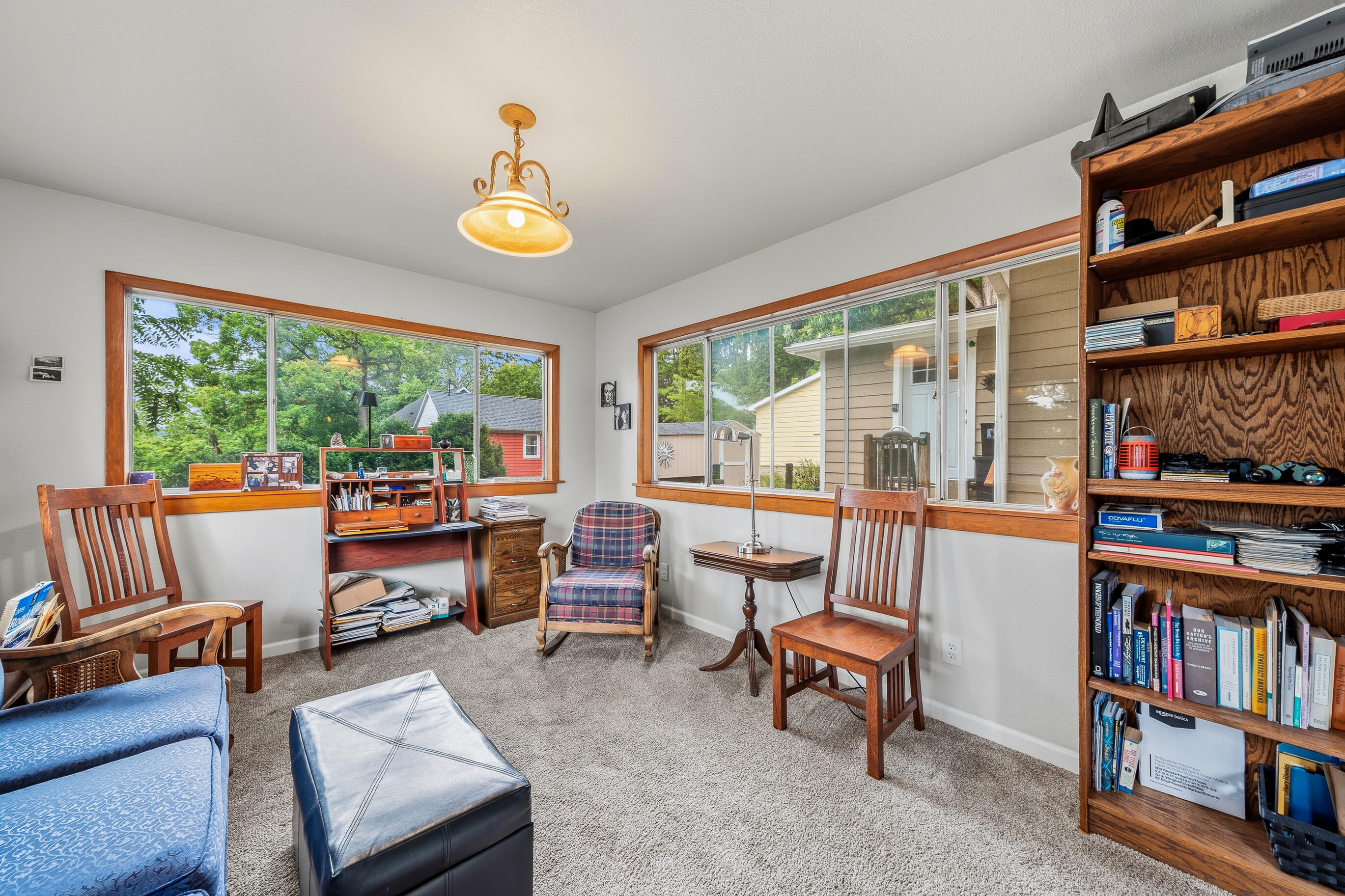 98 Lincoln Parkway -