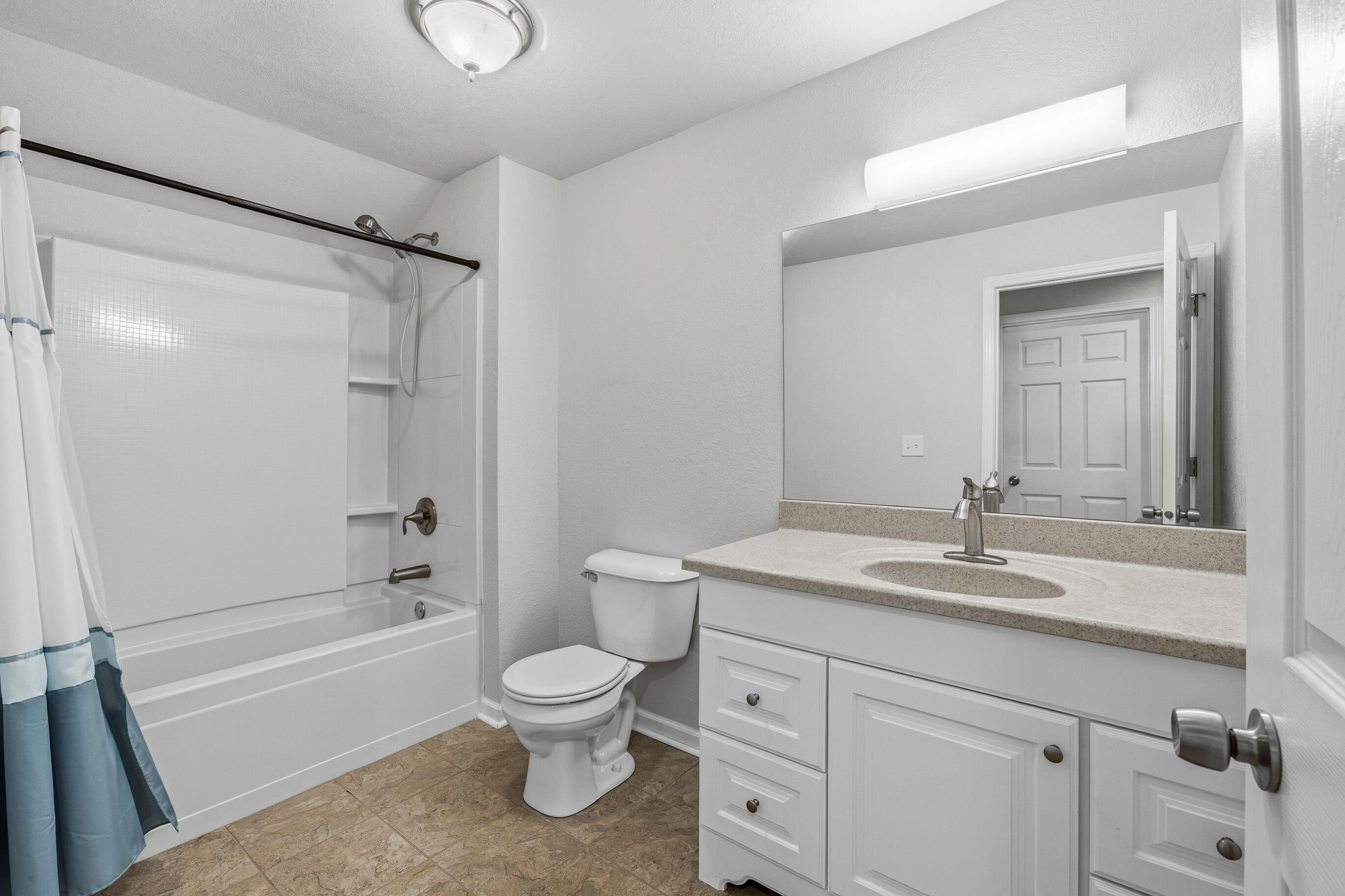 98 Lincoln Parkway -