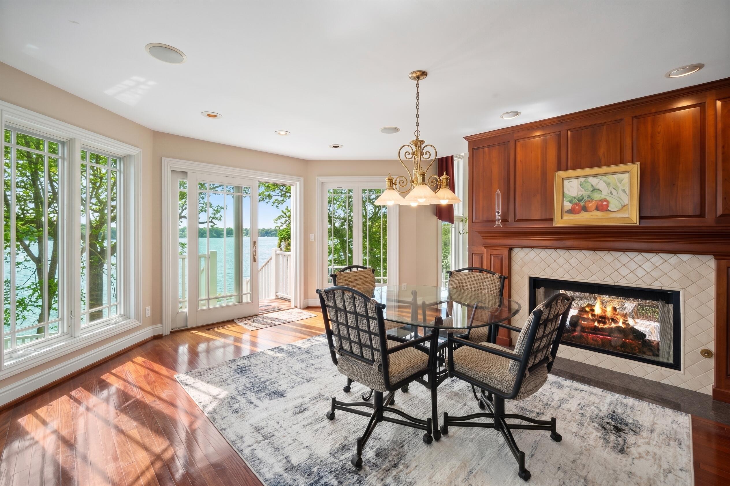 2718 Willow Point Dr