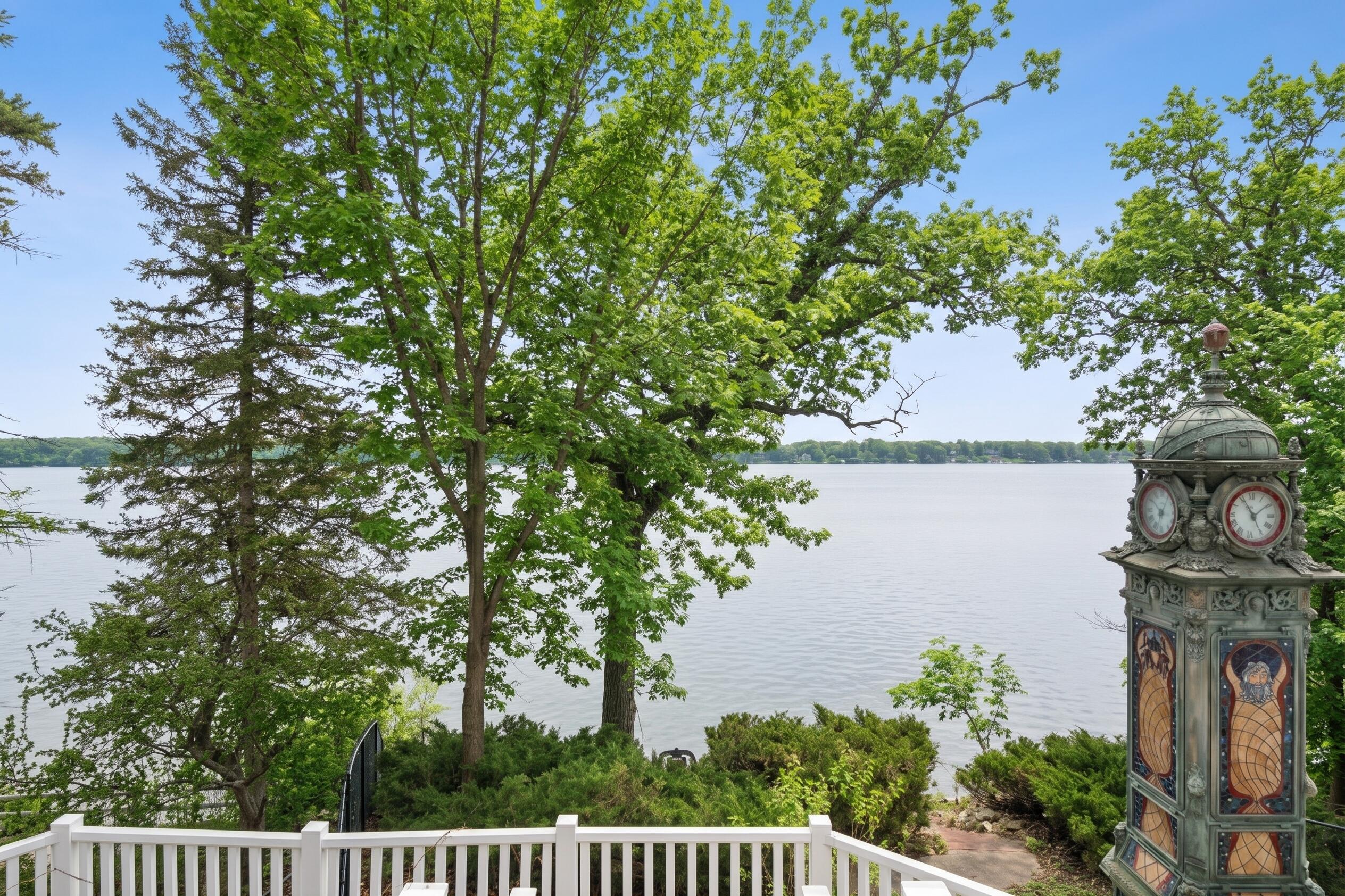 2718 Willow Point Dr