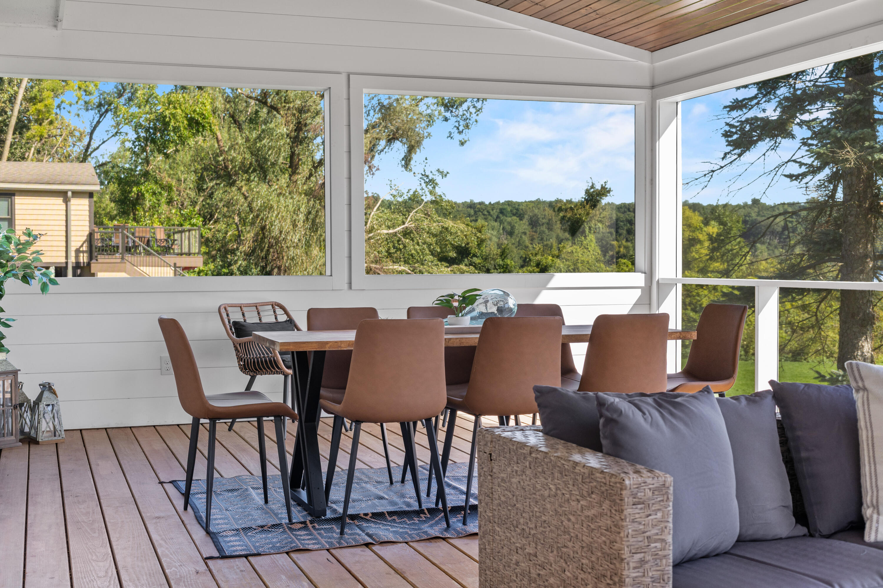 3906 Country Ln Dr