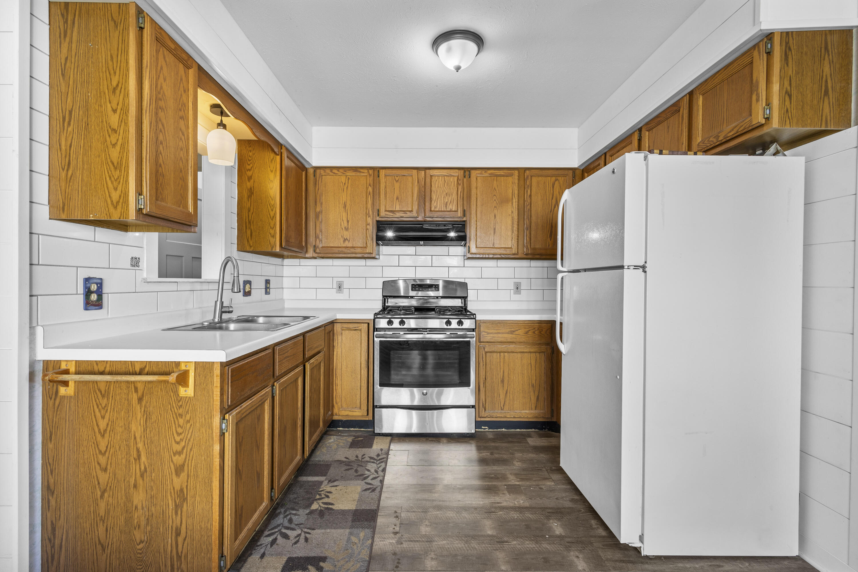 632 Holland Ave