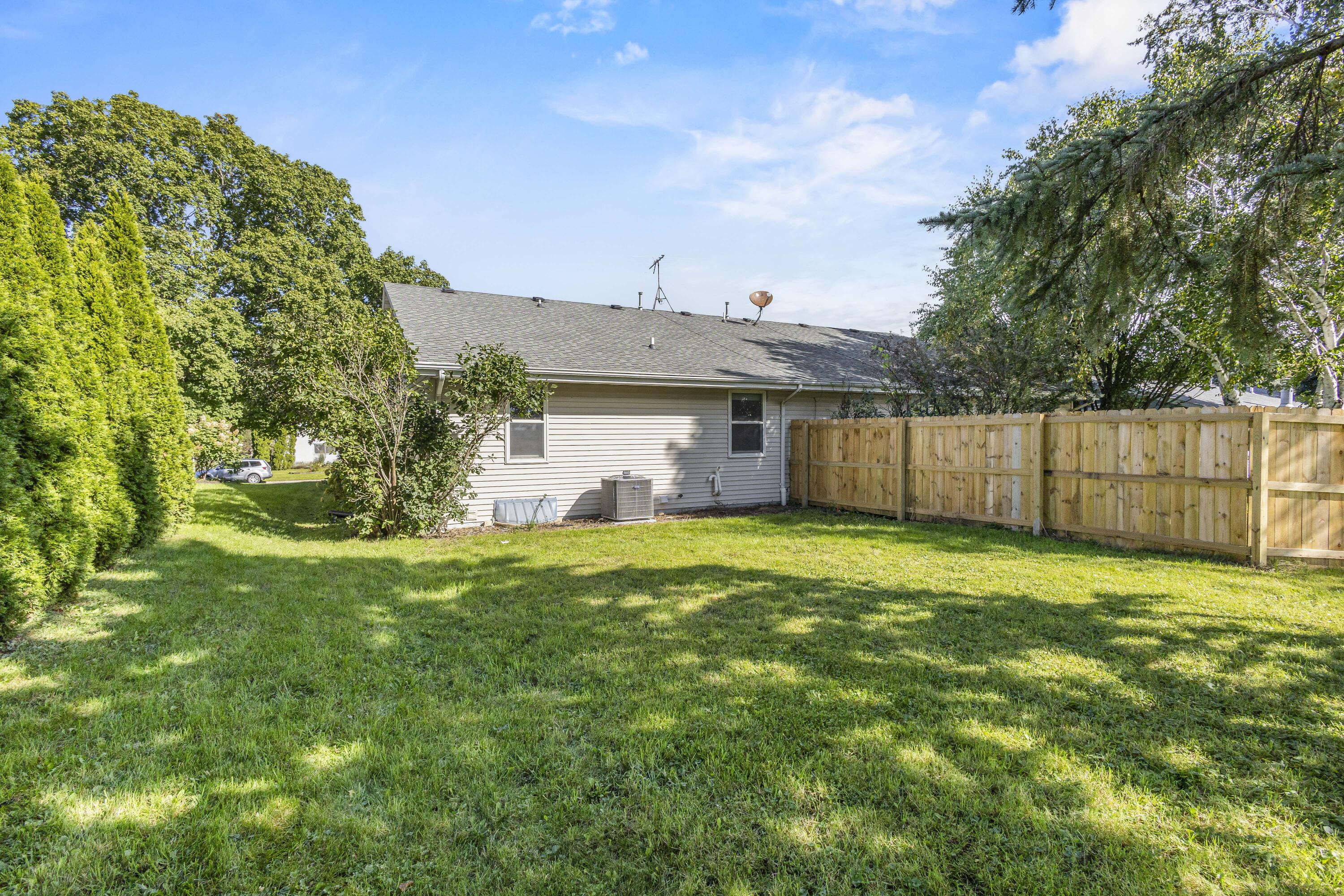 632 Holland Ave
